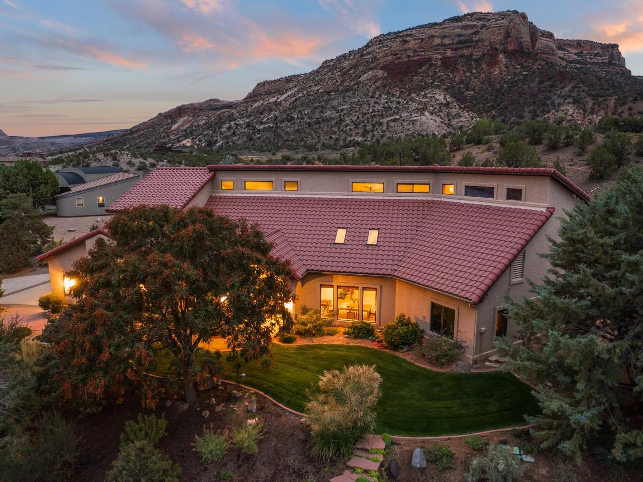 2203 Dakota Drive — photo