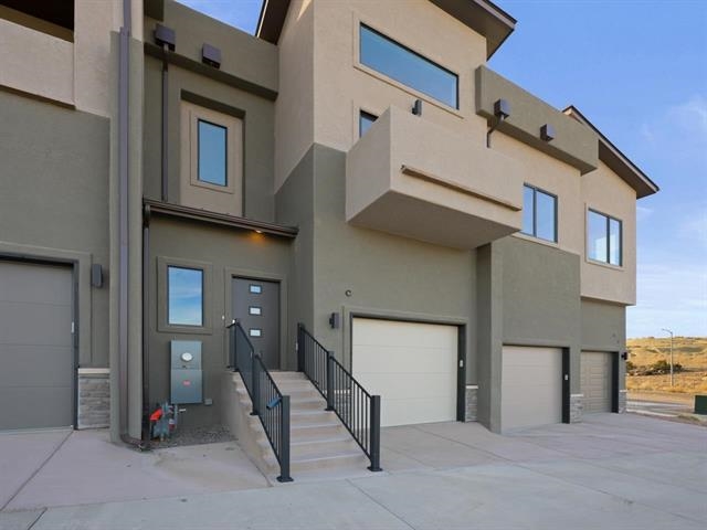 392 W Ridges Boulevard Unit C — photo