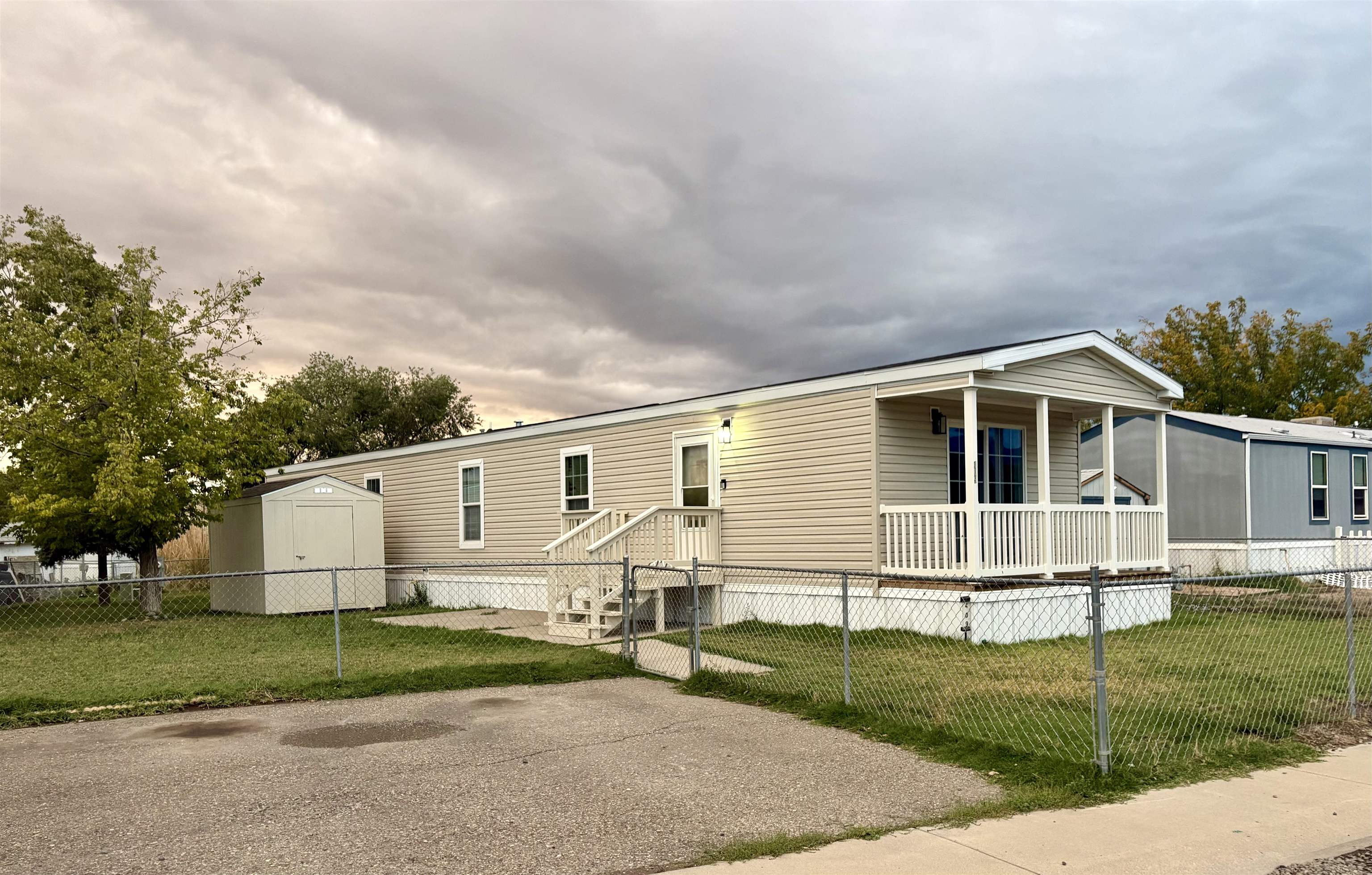 424 32 Road Unit 409 — photo
