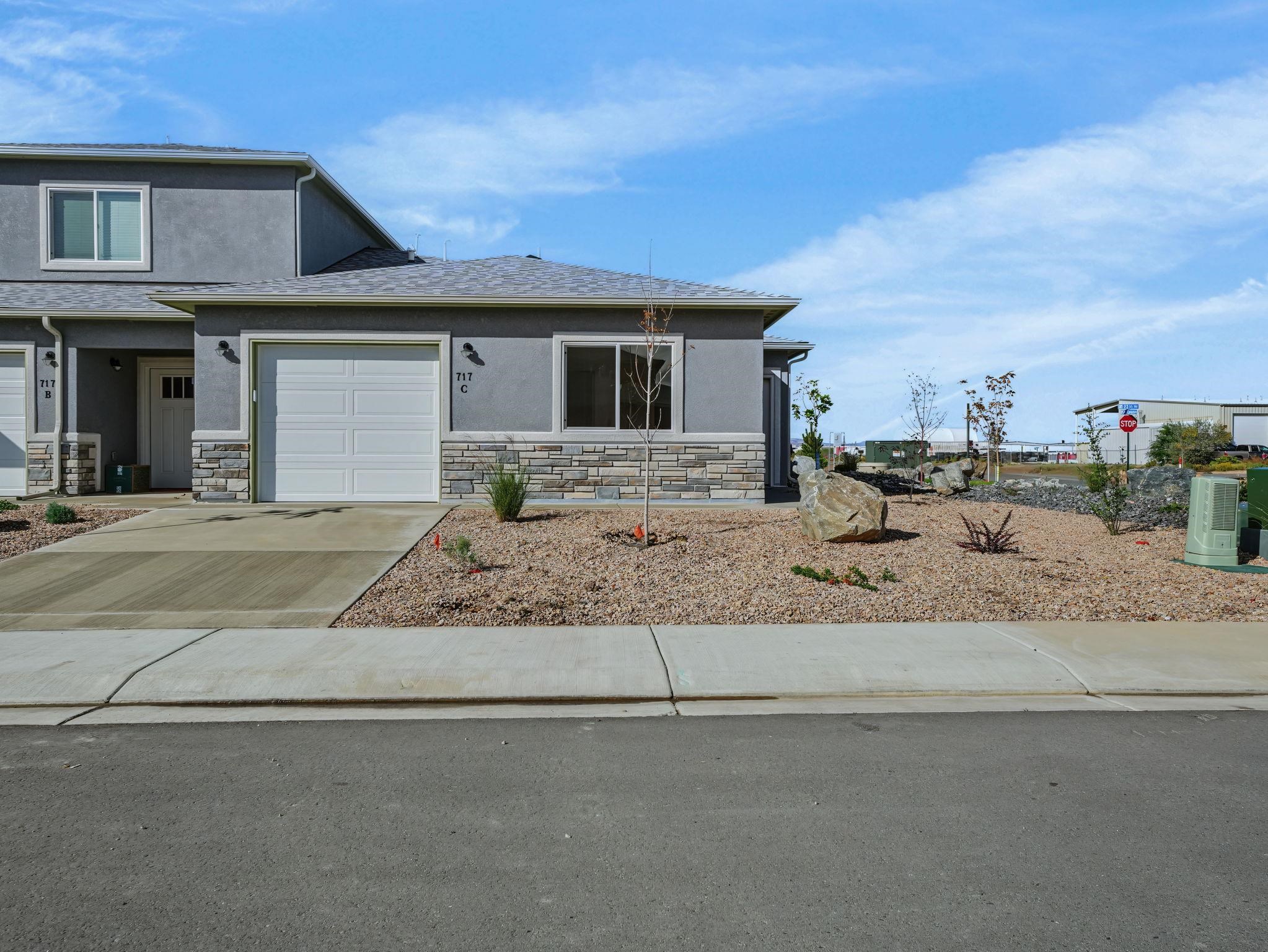 717 Royal Canyon Street Unit C — photo