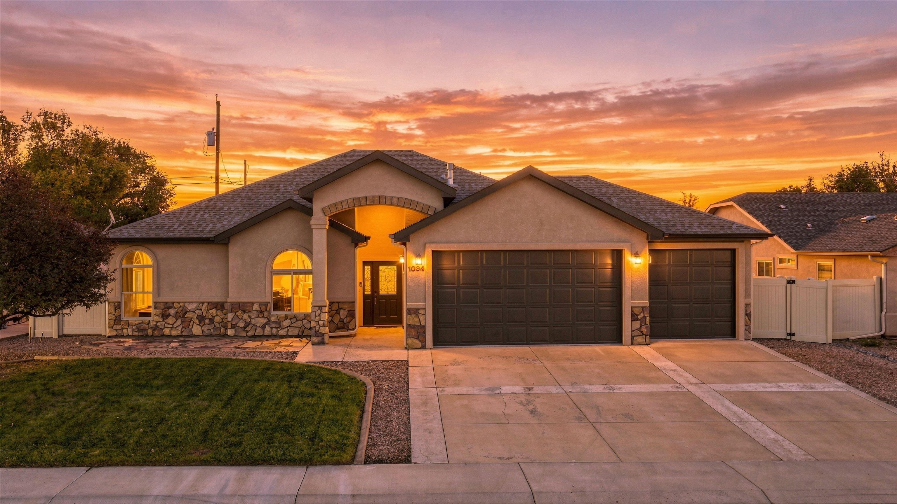 1034 Echo Canyon Street — photo