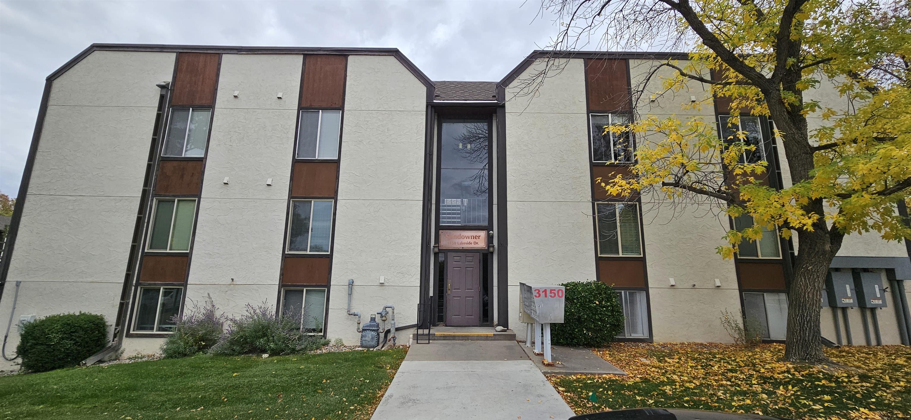 3150 Lakeside Drive Unit 205 — photo