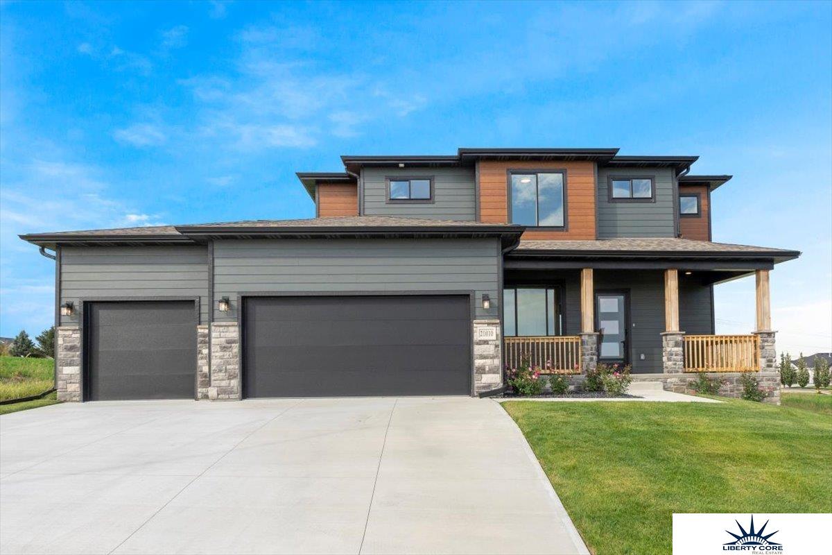 21010 Alex Avenue — photo