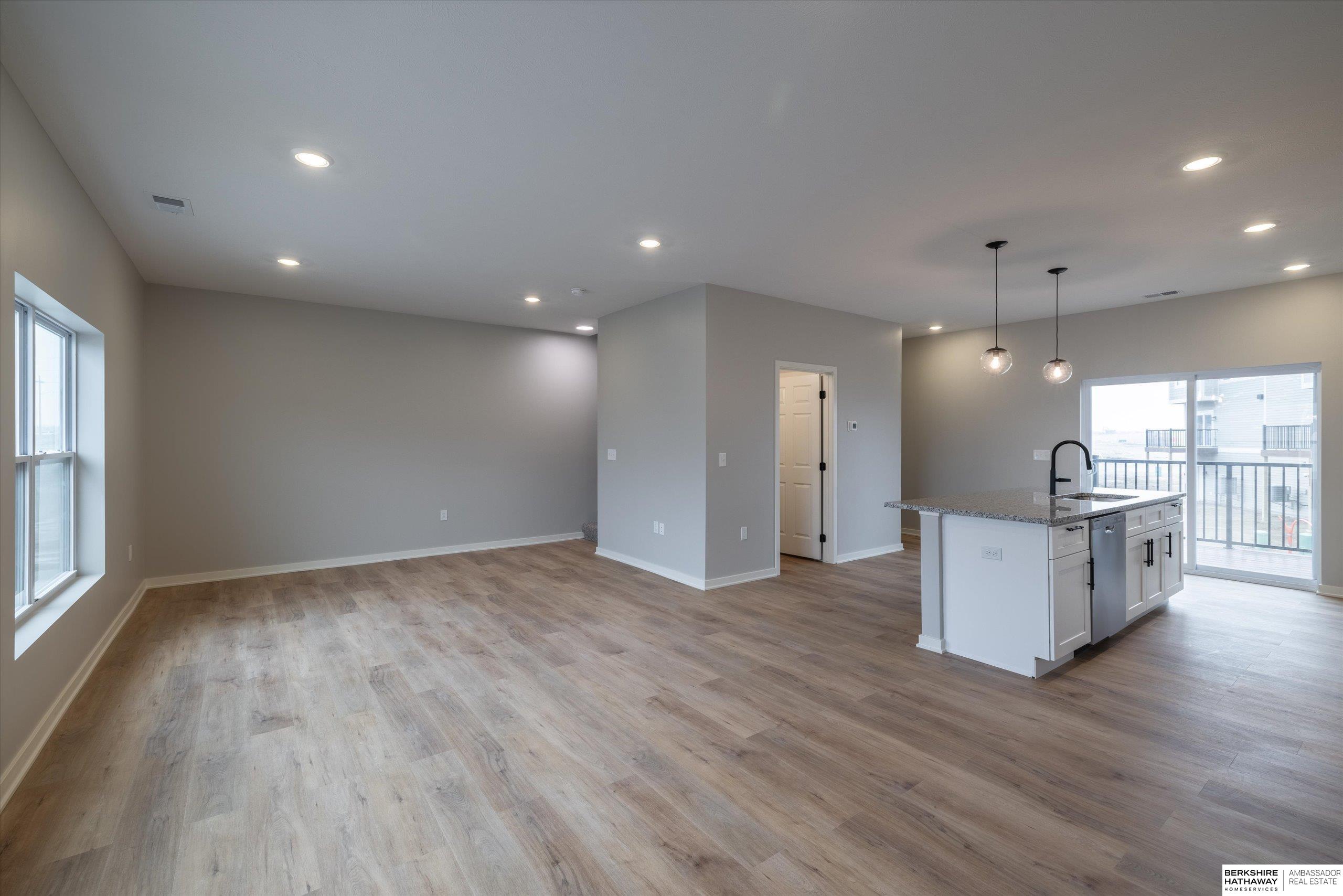 5403 S 208 Court — photo