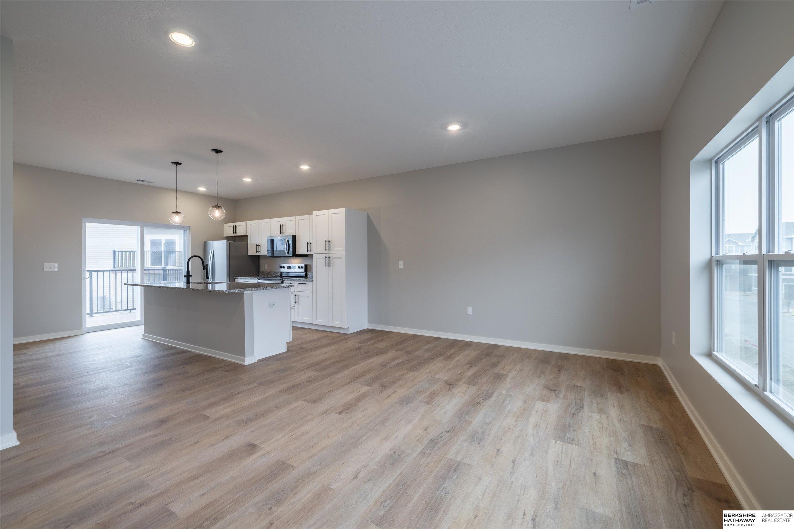5407 S 208 Court — photo