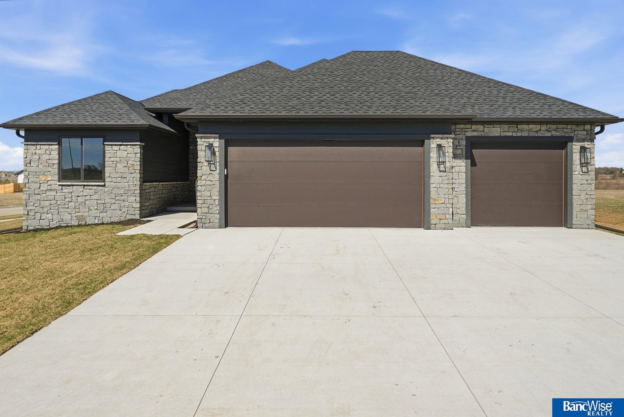 4300 Sundrop Court — photo