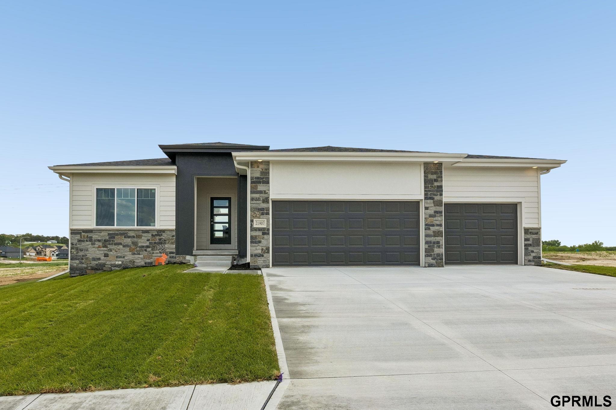 21907 McClellan Drive — photo