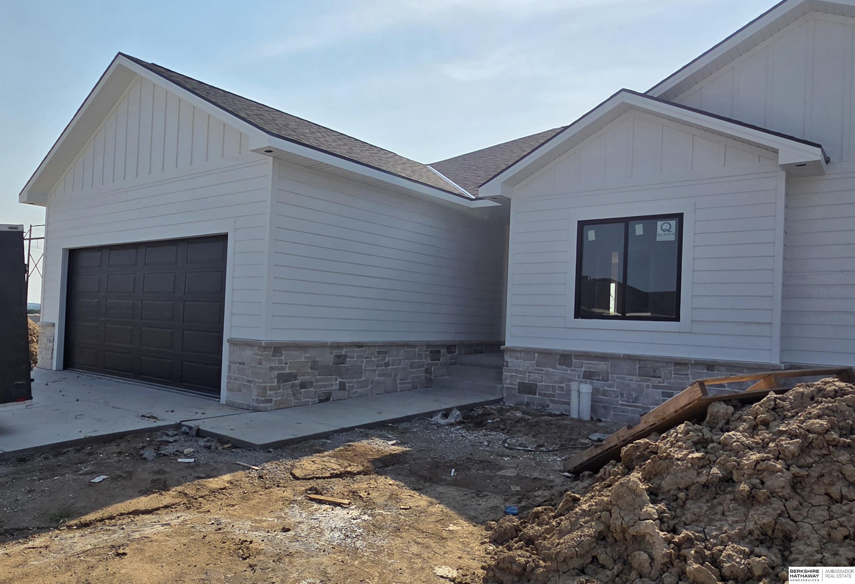 2361 N Oak Street — photo
