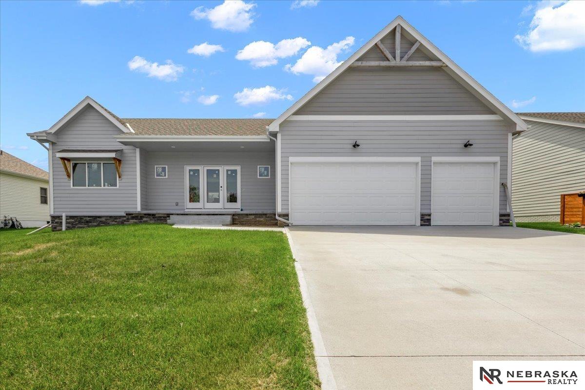 808 Grandview Drive — photo