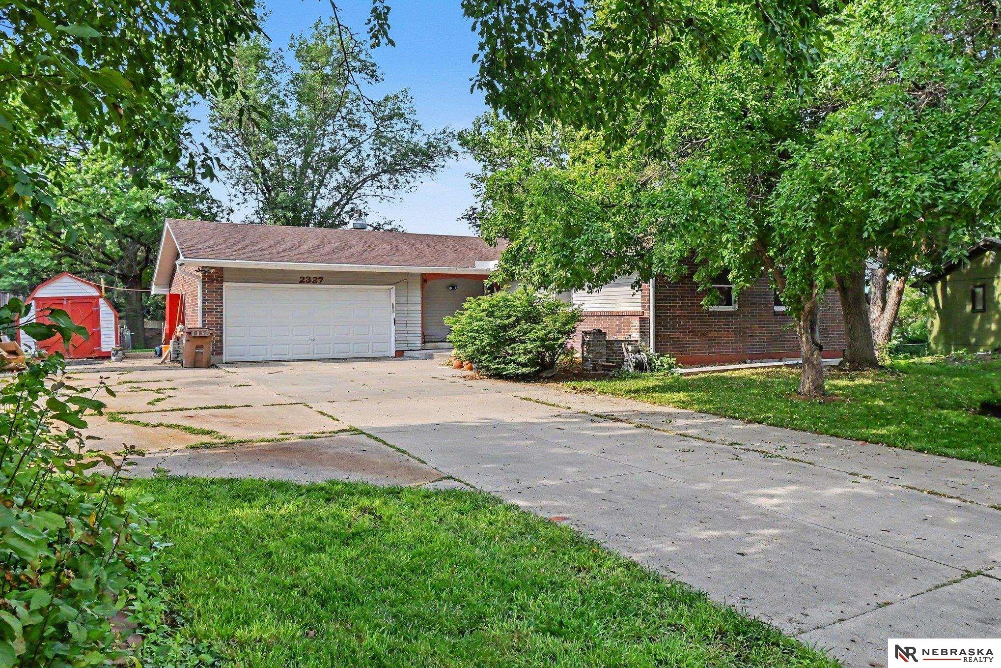 2327 S Canterbury Lane — photo
