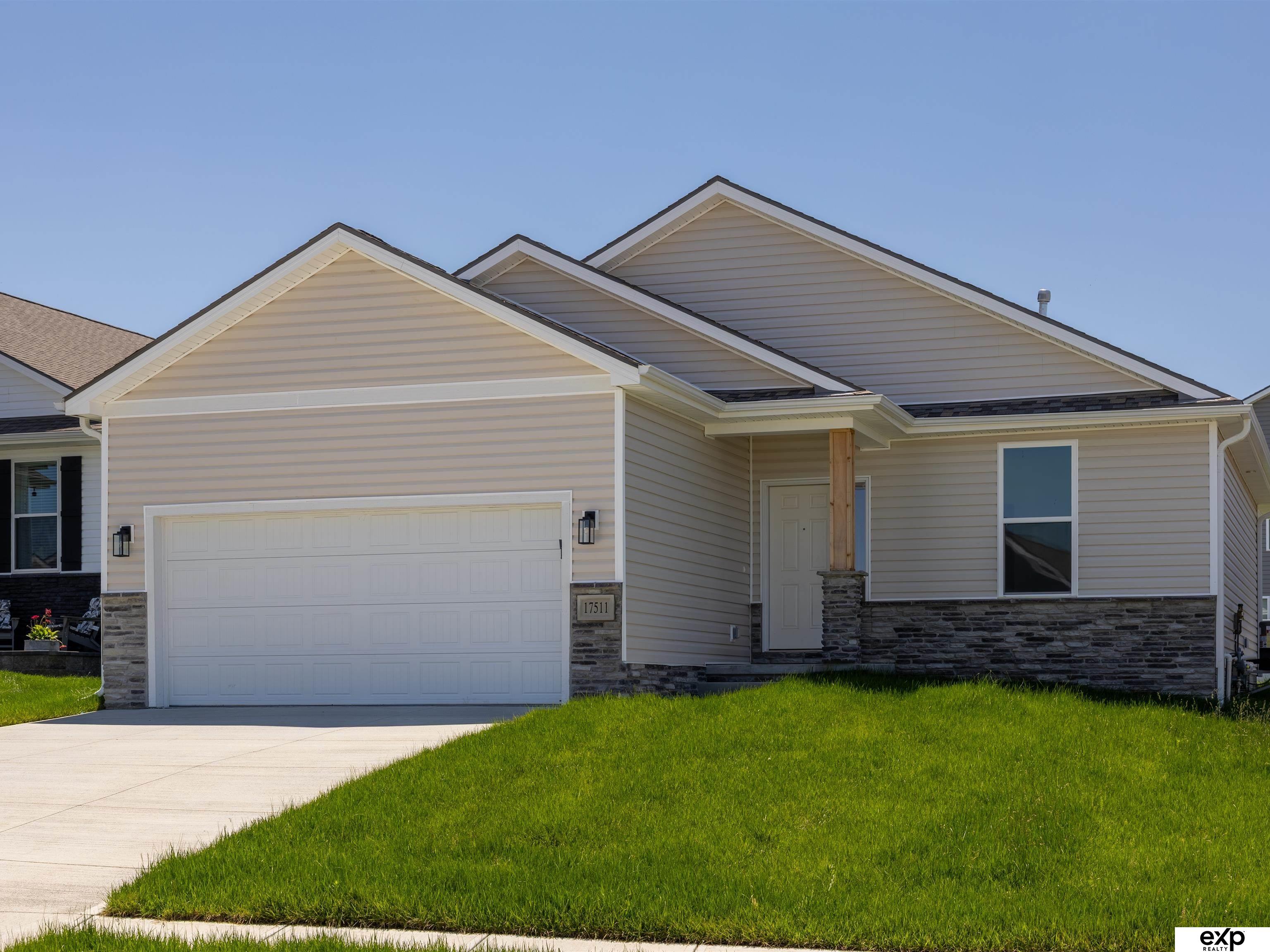 17511 Greenleaf Street — photo