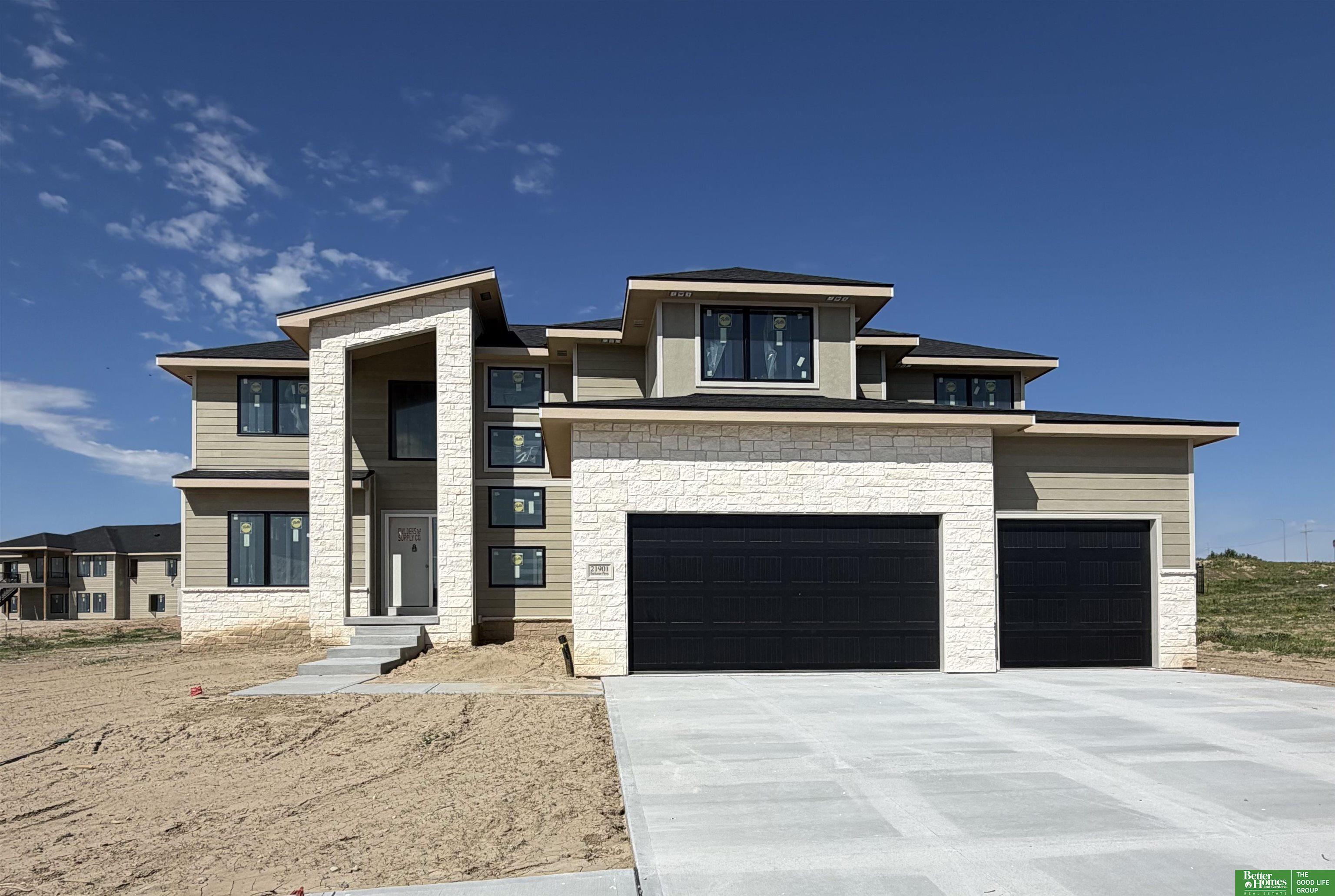 21901 Buchanan Parkway — photo