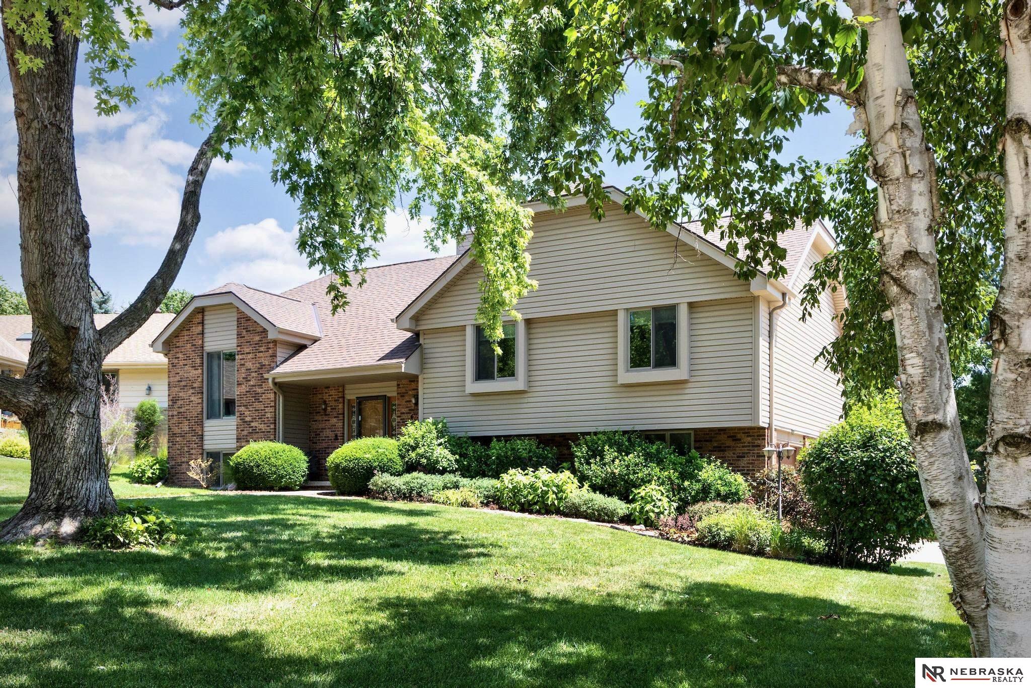205 N 159 Circle — photo