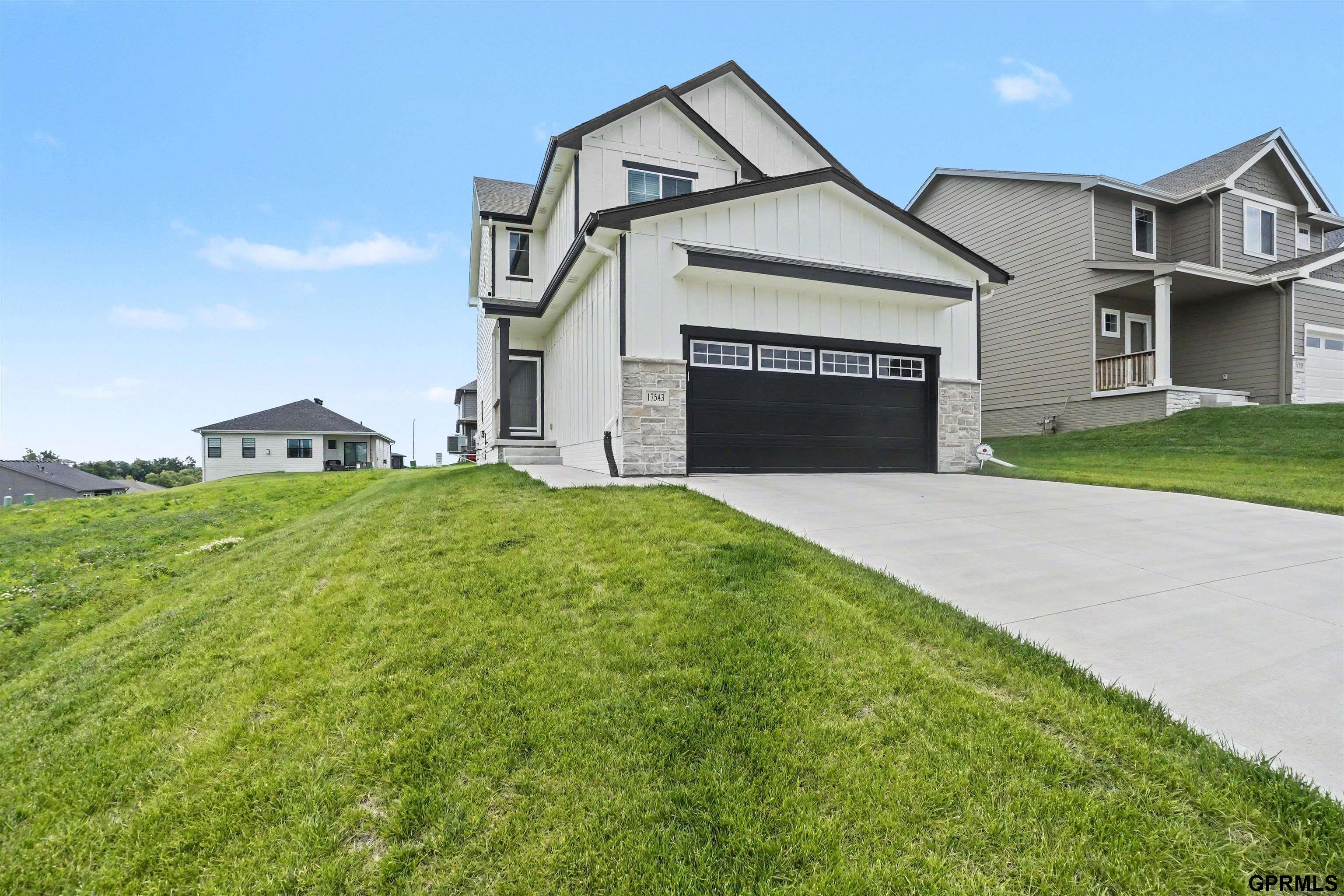 17543 Potter Street, Bennington, NE 68007 — photo 2