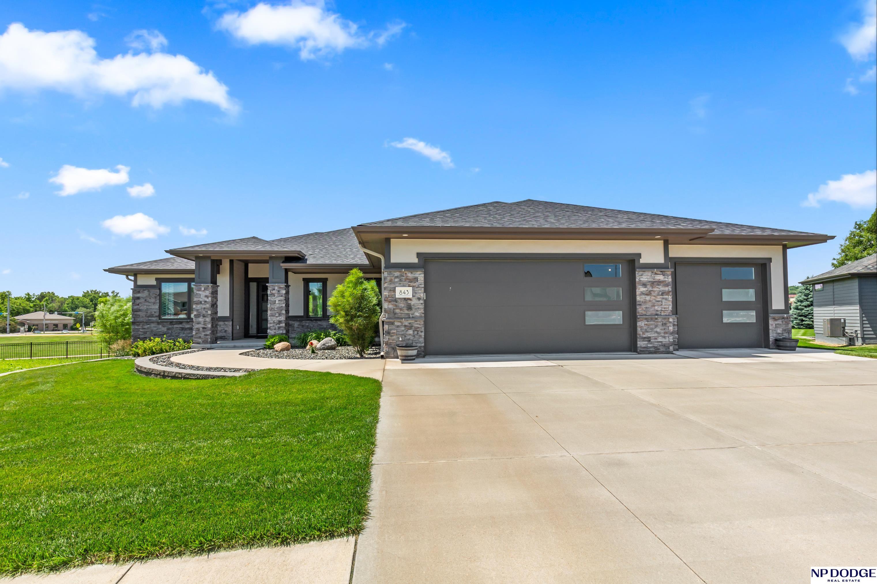 843 Arbor Drive — photo