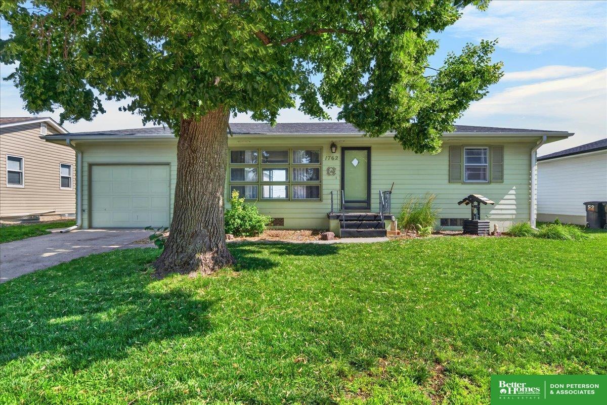 1762 Austin Lane — photo