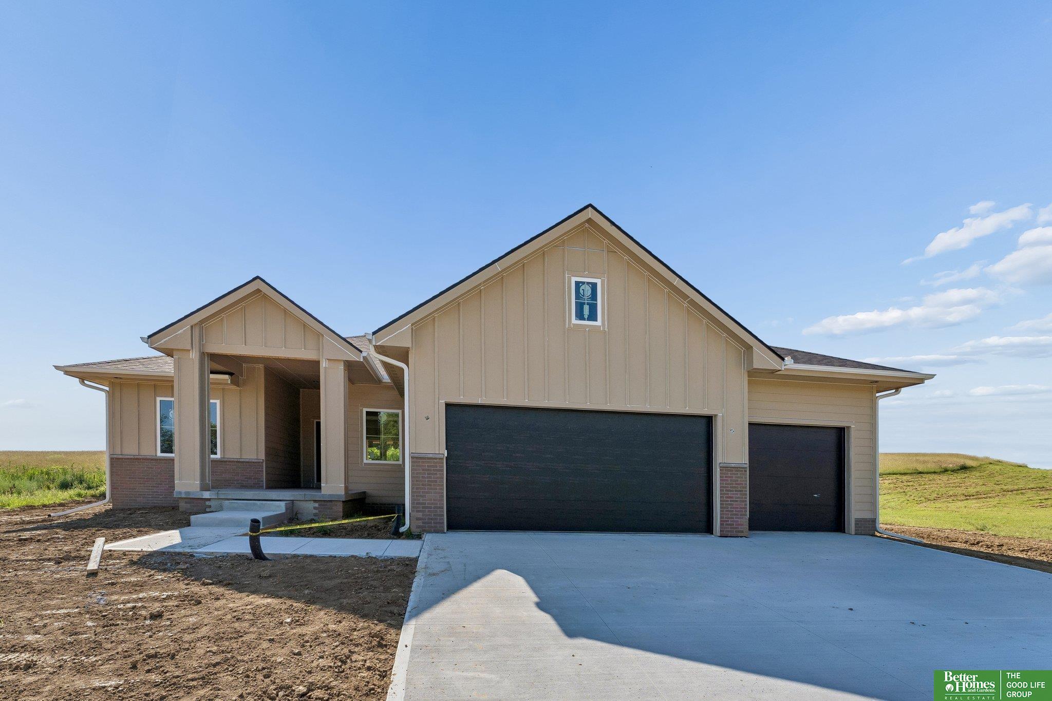 16619 Mueller Street — photo