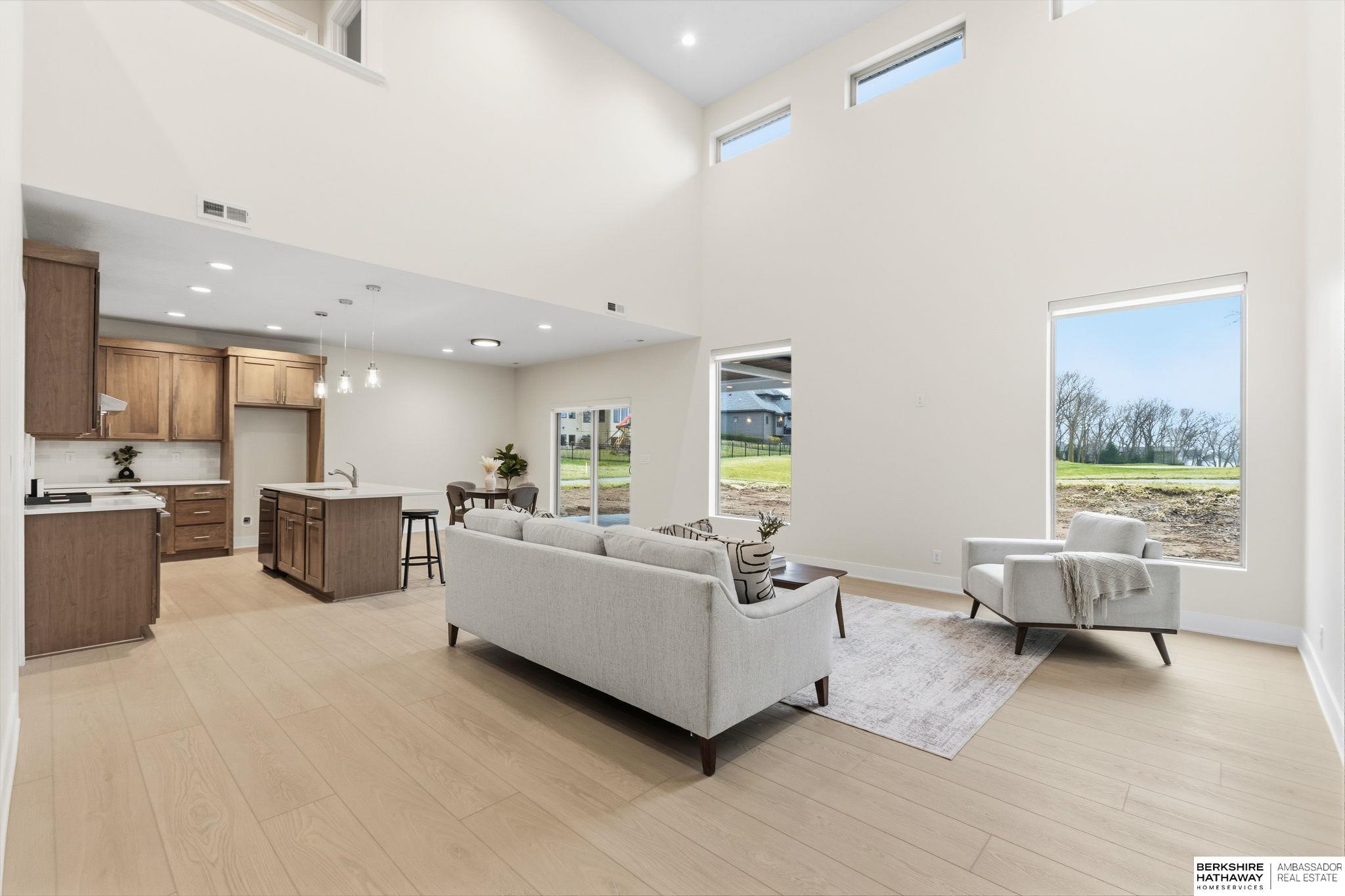 1649 E Ridge Way — photo
