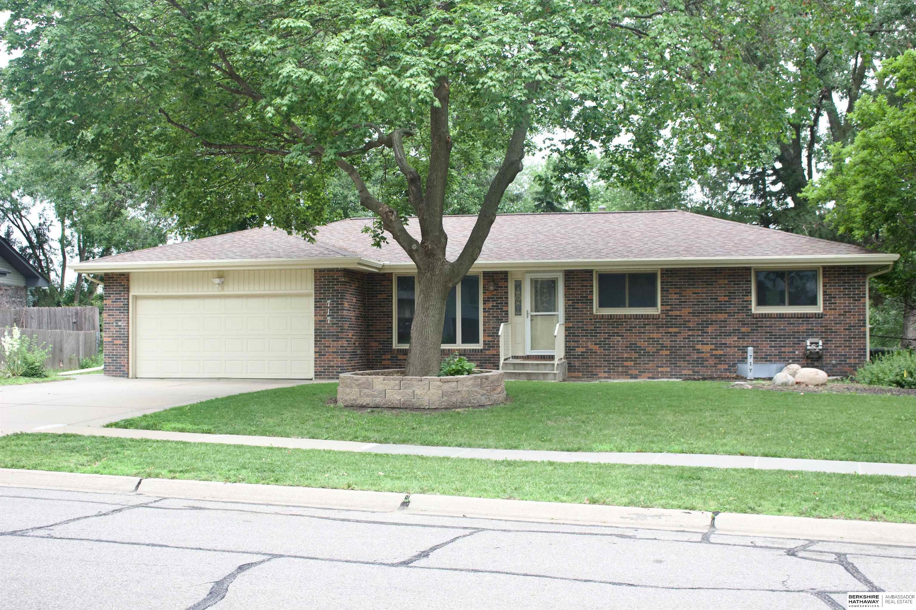 717 Smoky Hill Road — photo
