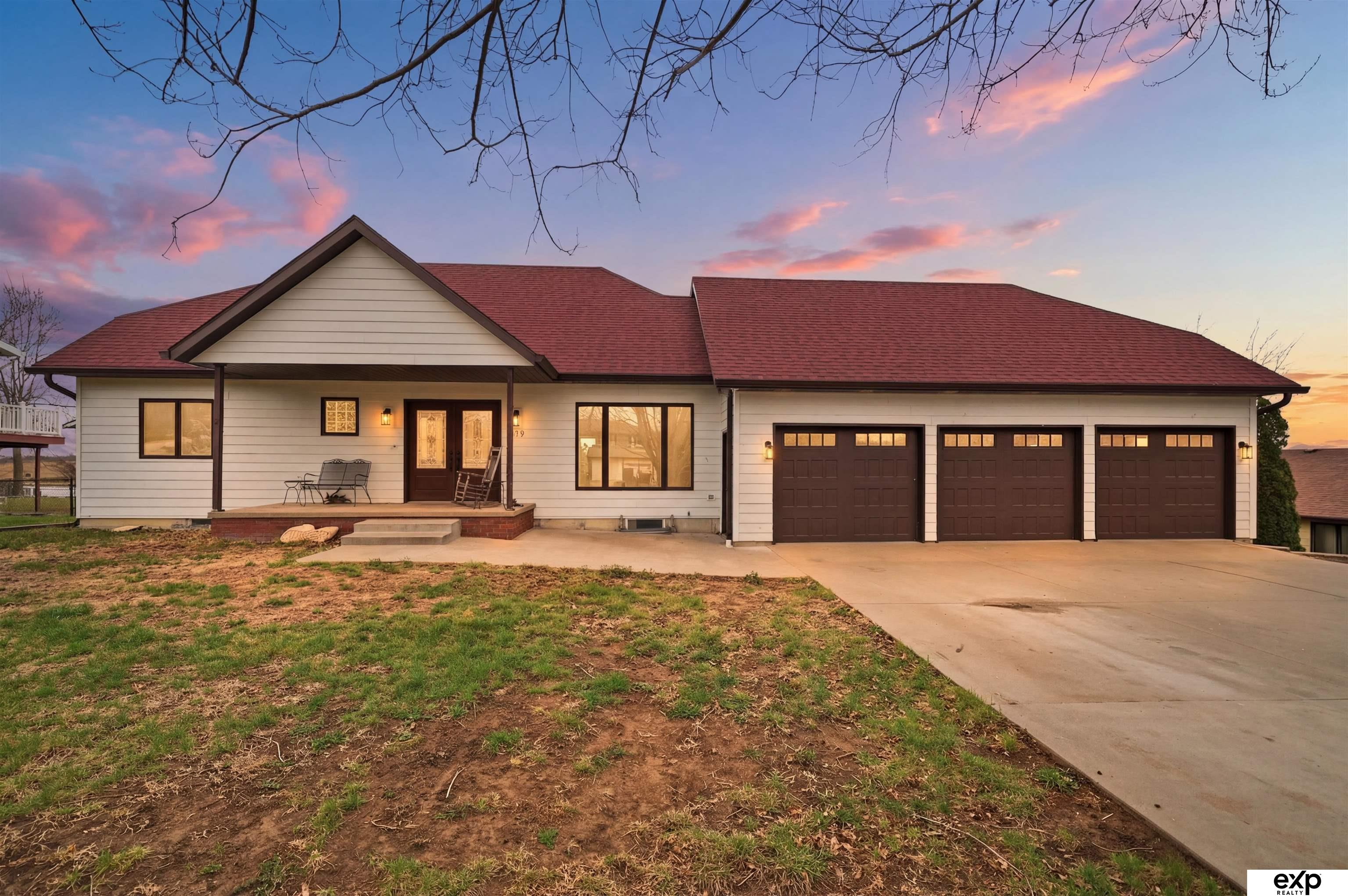 719 Lakeview Drive — photo