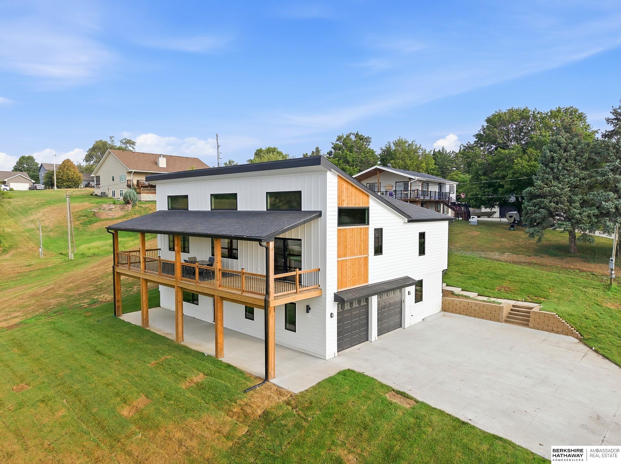2390 Cambridge Drive — photo
