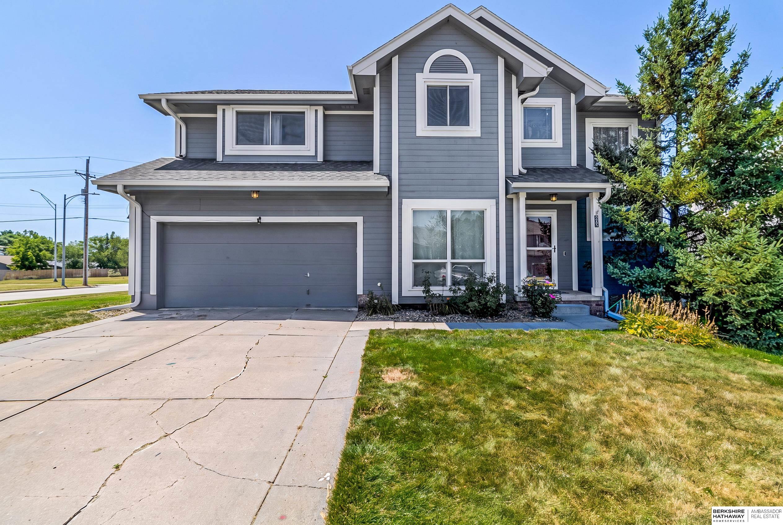 2204 Queen Drive — photo