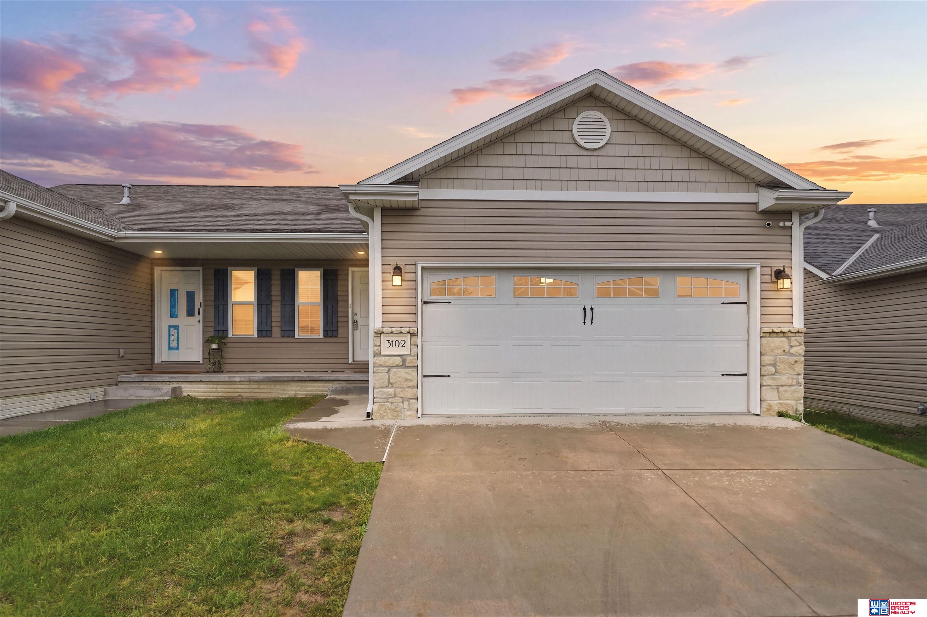3102 King Ridge Court — photo
