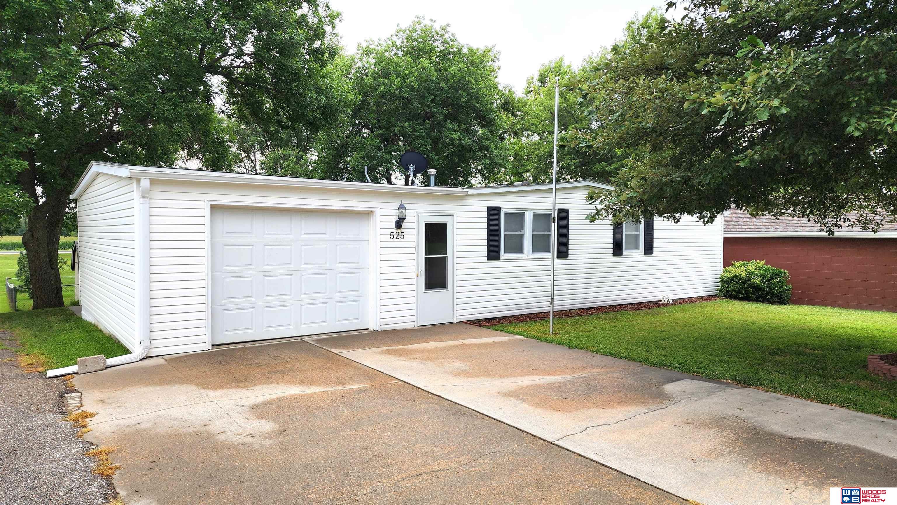 525 E 1st (House Only) Street — photo