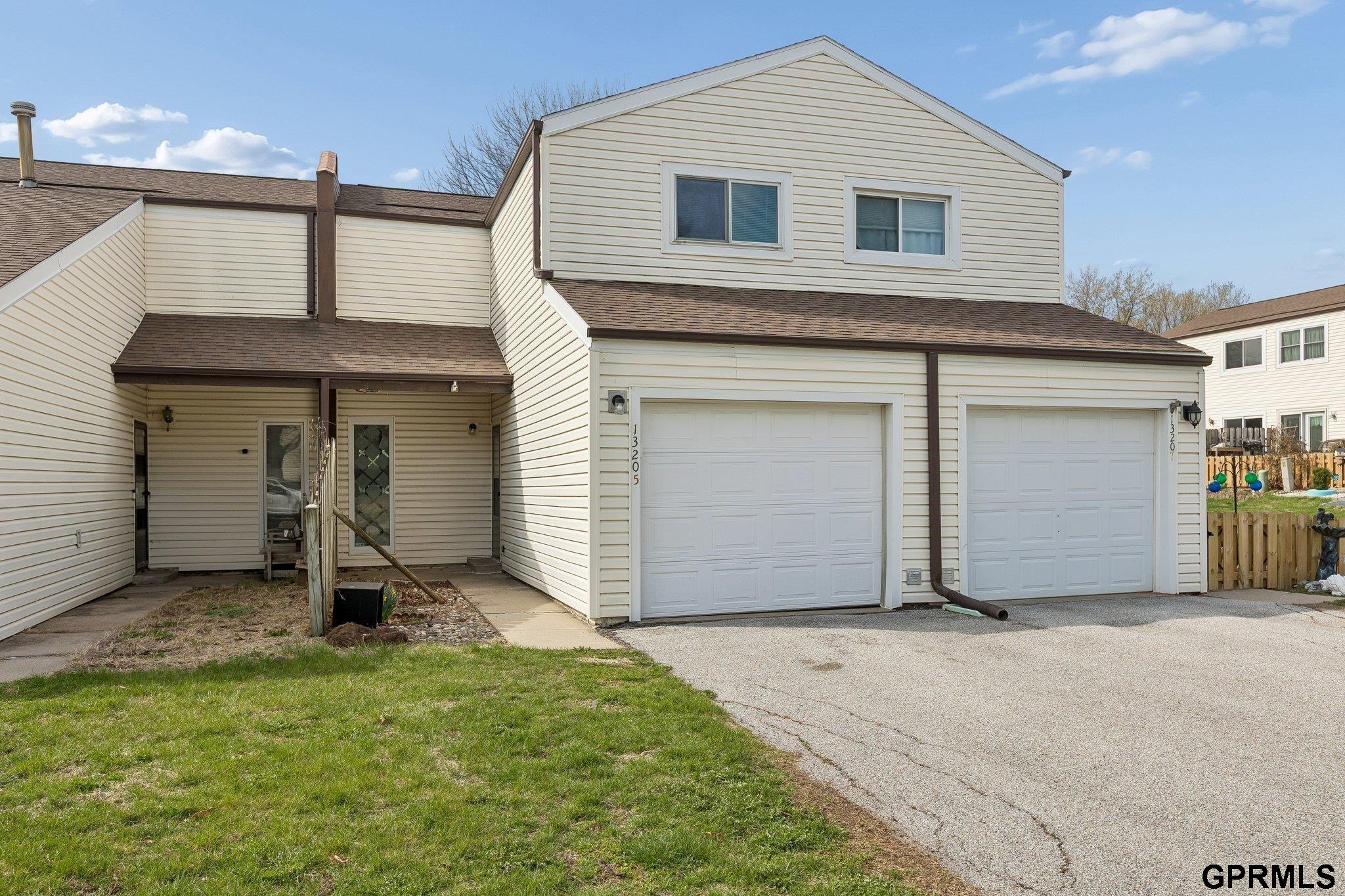 13205 Carpenter Street — photo