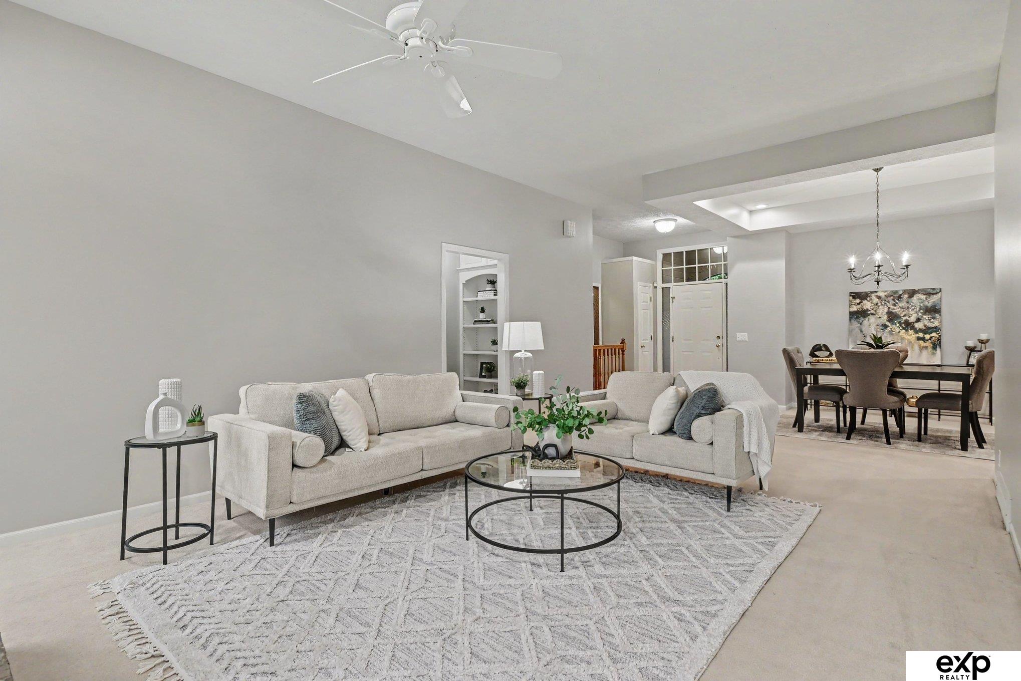 10121 S 172 Circle — photo