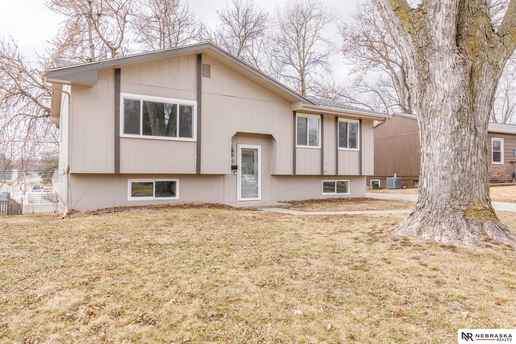 7611 Teal Street — photo