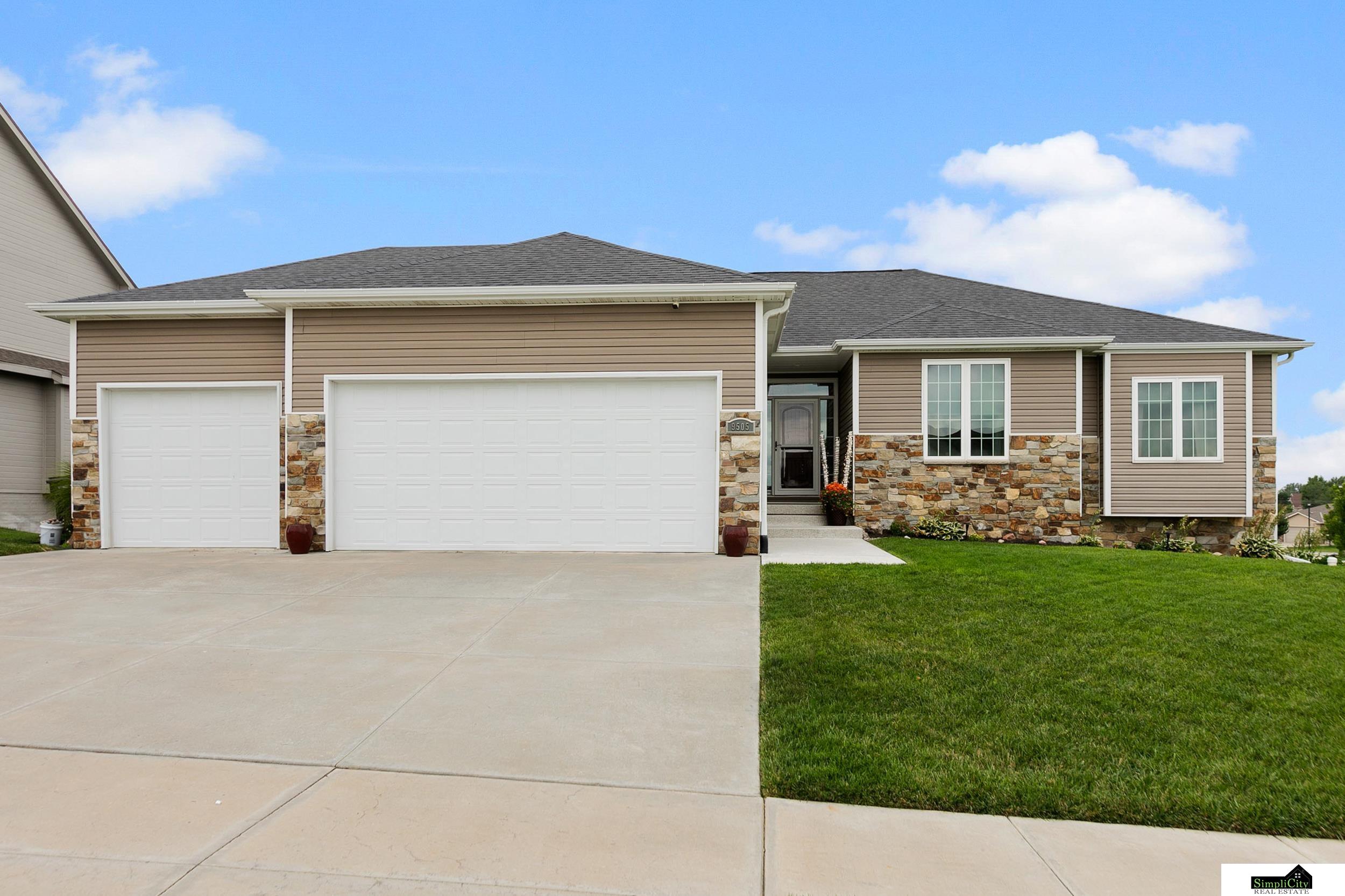 9505 Fairbury Lane — photo