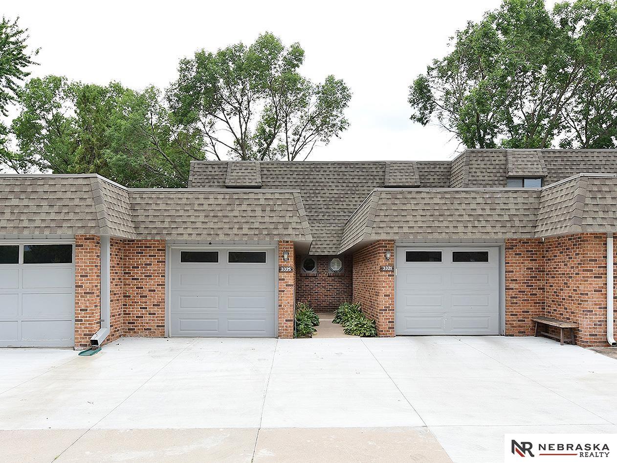 3325 Neerpark Drive — photo