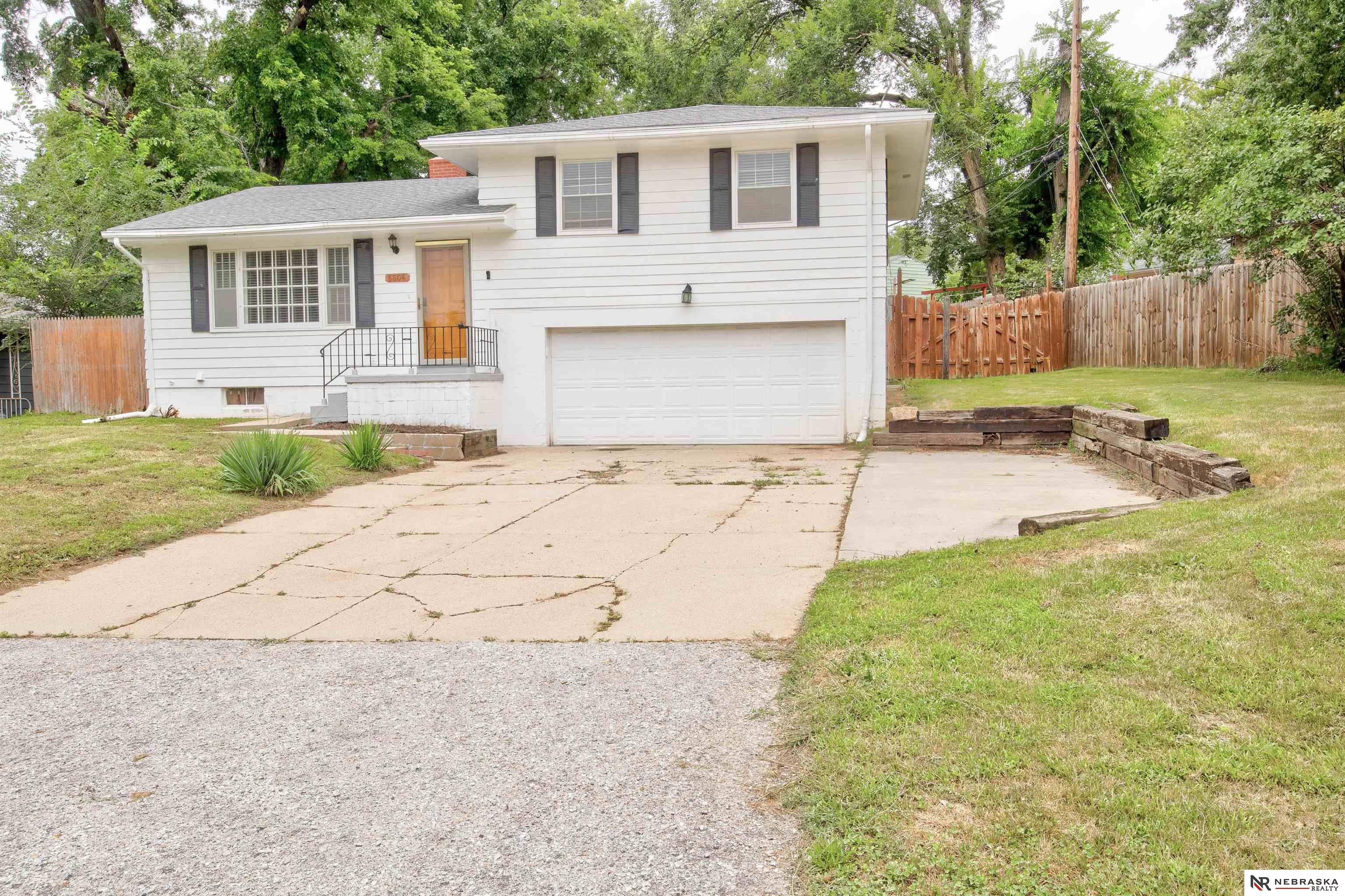 5606 Mary Street — photo