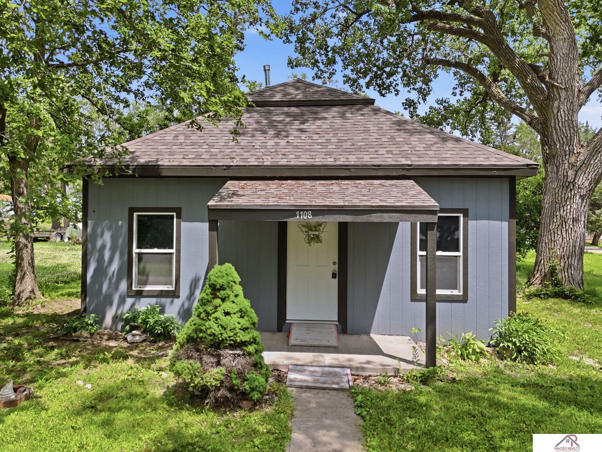 1108 Oak Street — photo