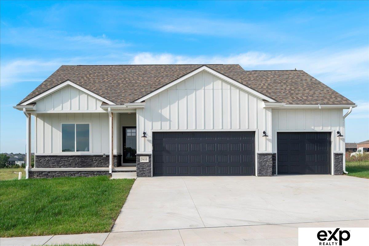 3311 Abbotsford Lane — photo