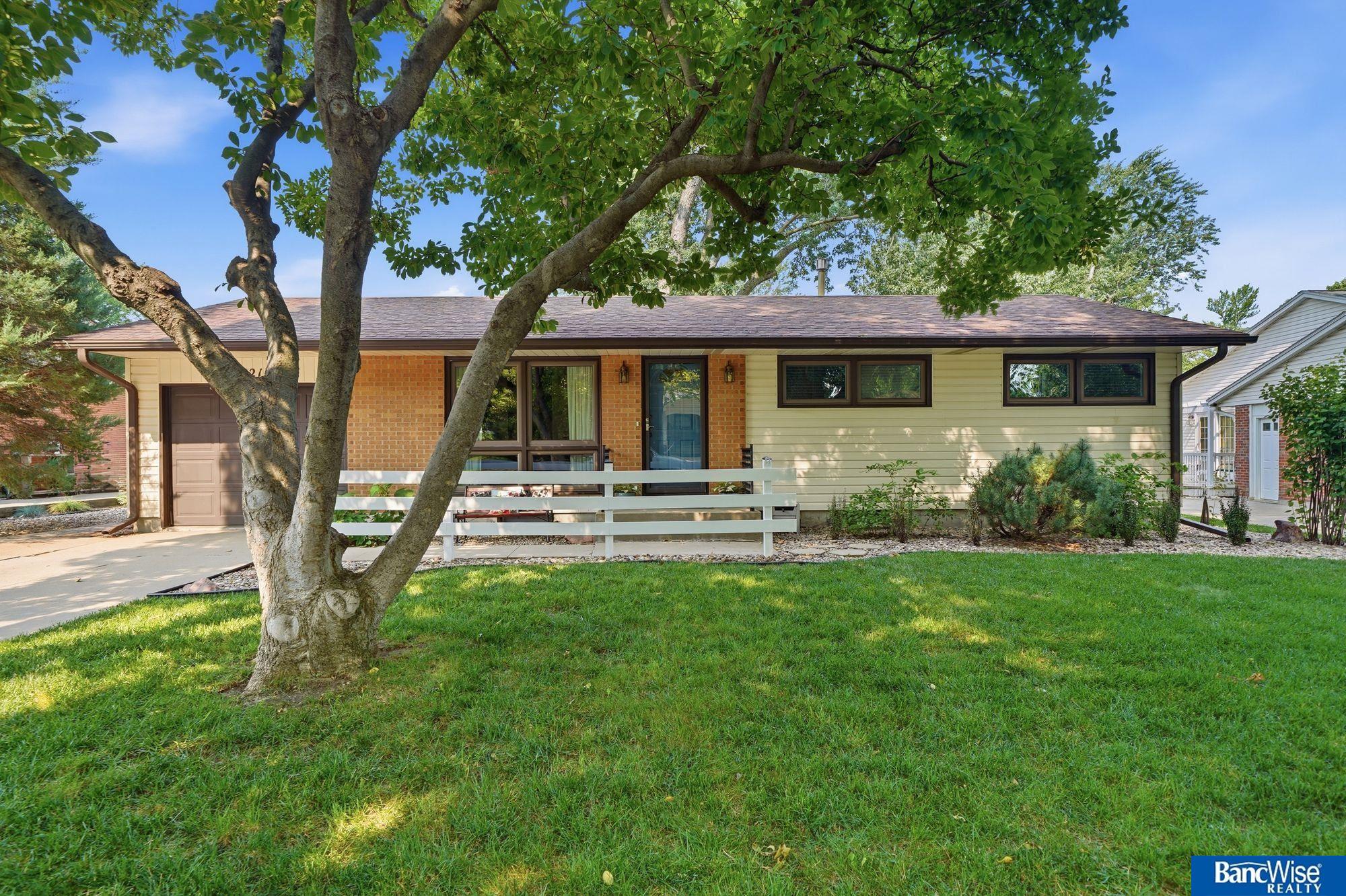 921 Sycamore Drive — photo