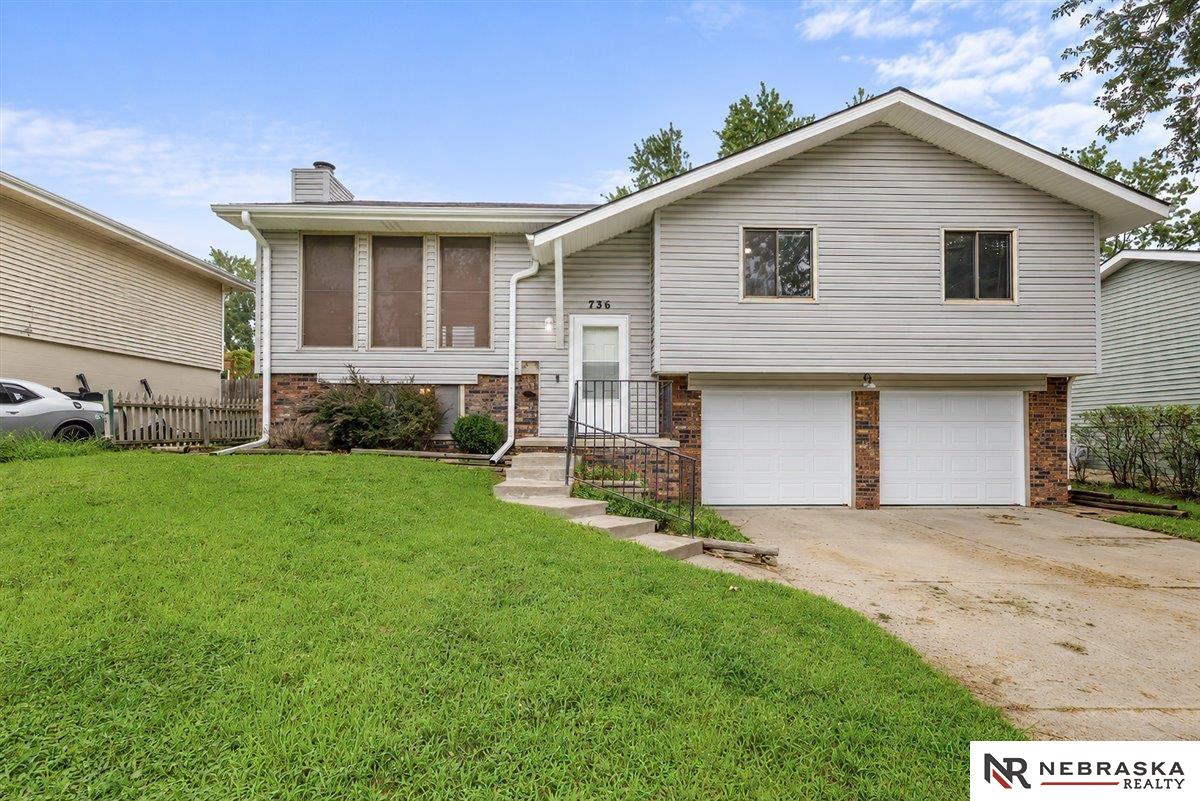 736 W Godfrey Drive — photo