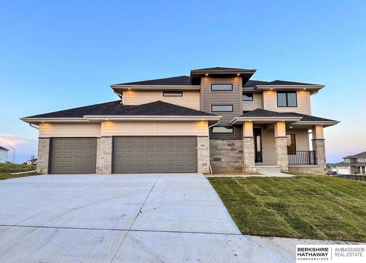 21302 Fowler Street — photo