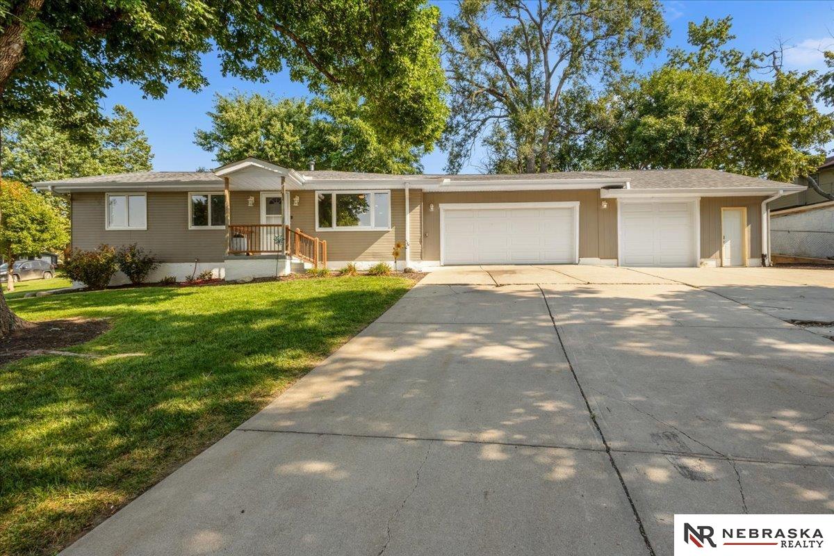 5826 Fay Boulevard — photo