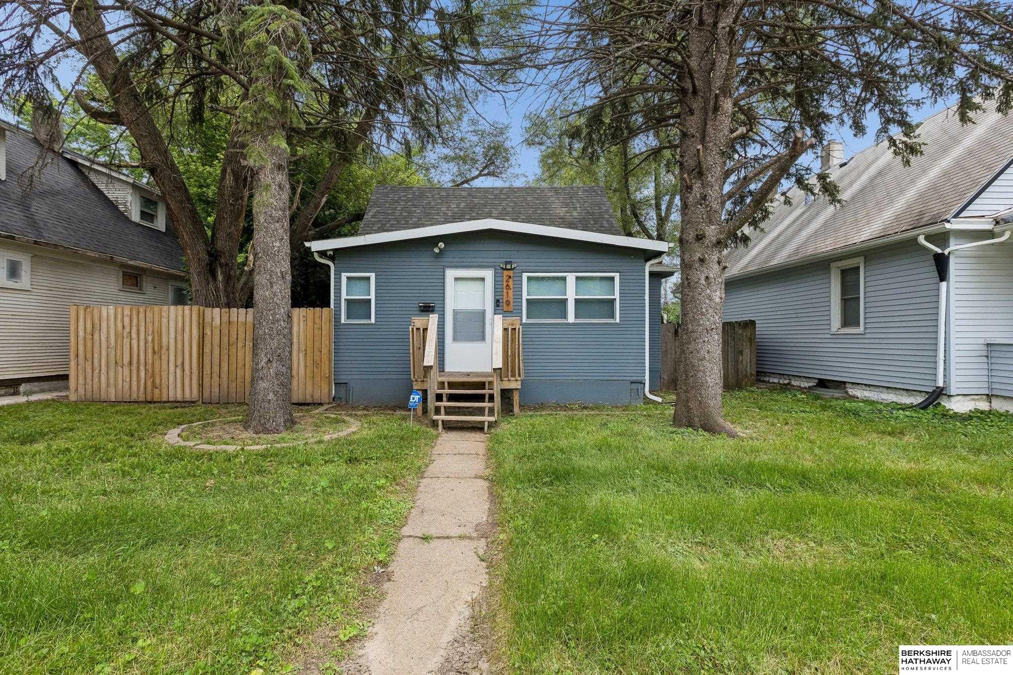 2619 Fort Street — photo