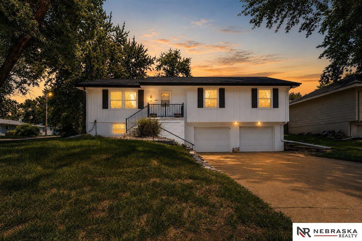 9448 Ames Avenue — photo