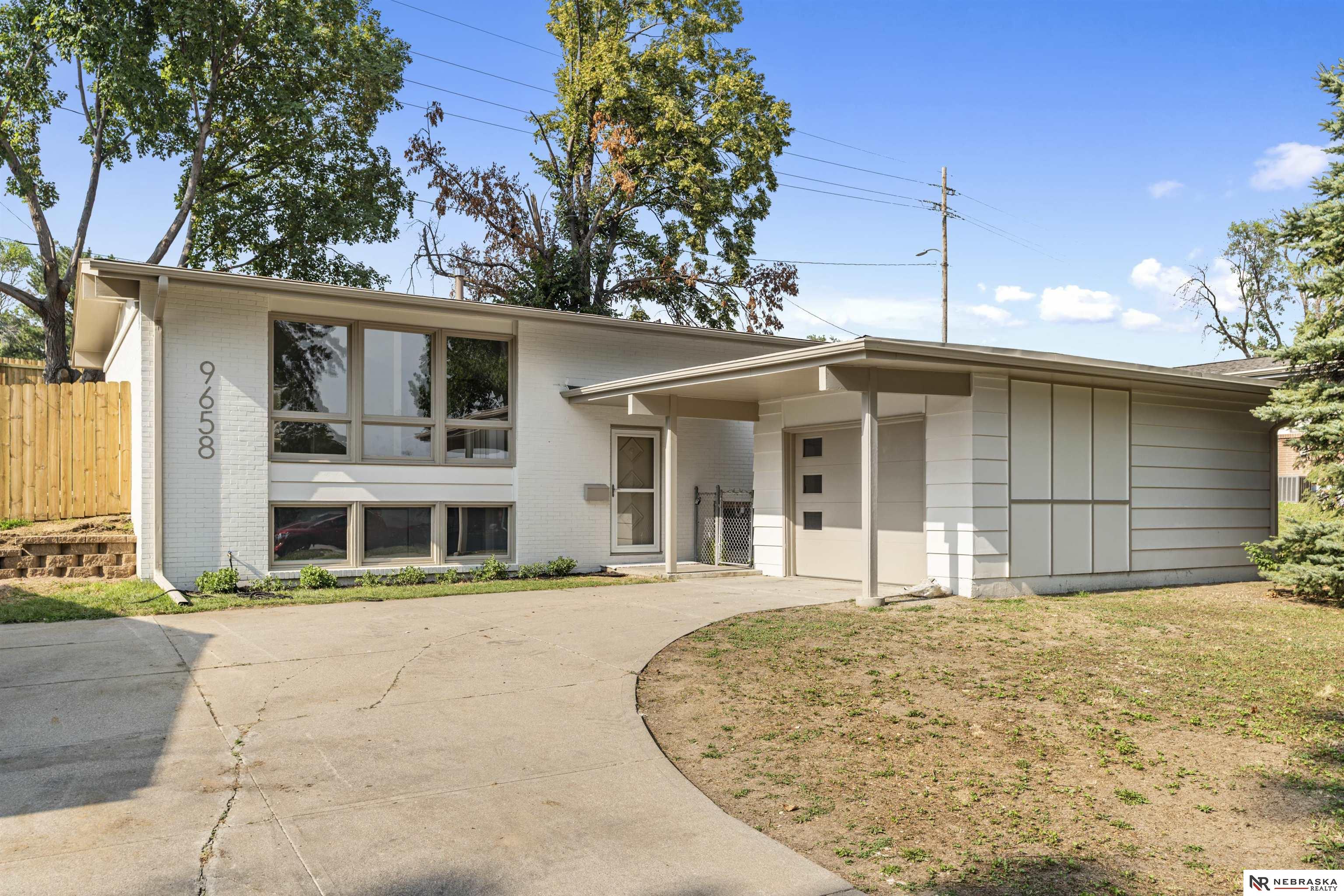 9658 Corby Street — photo