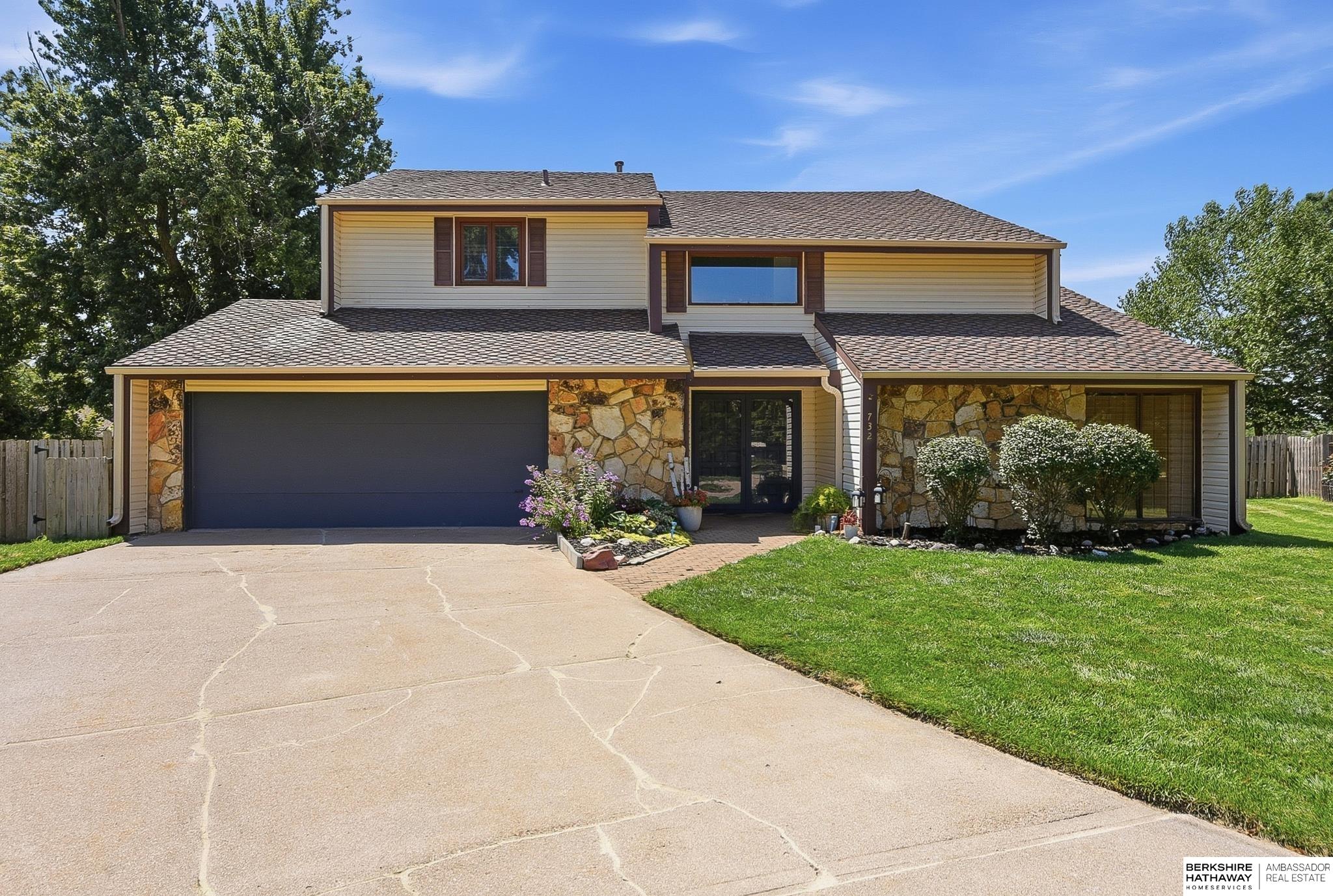 732 S 153rd Circle — photo