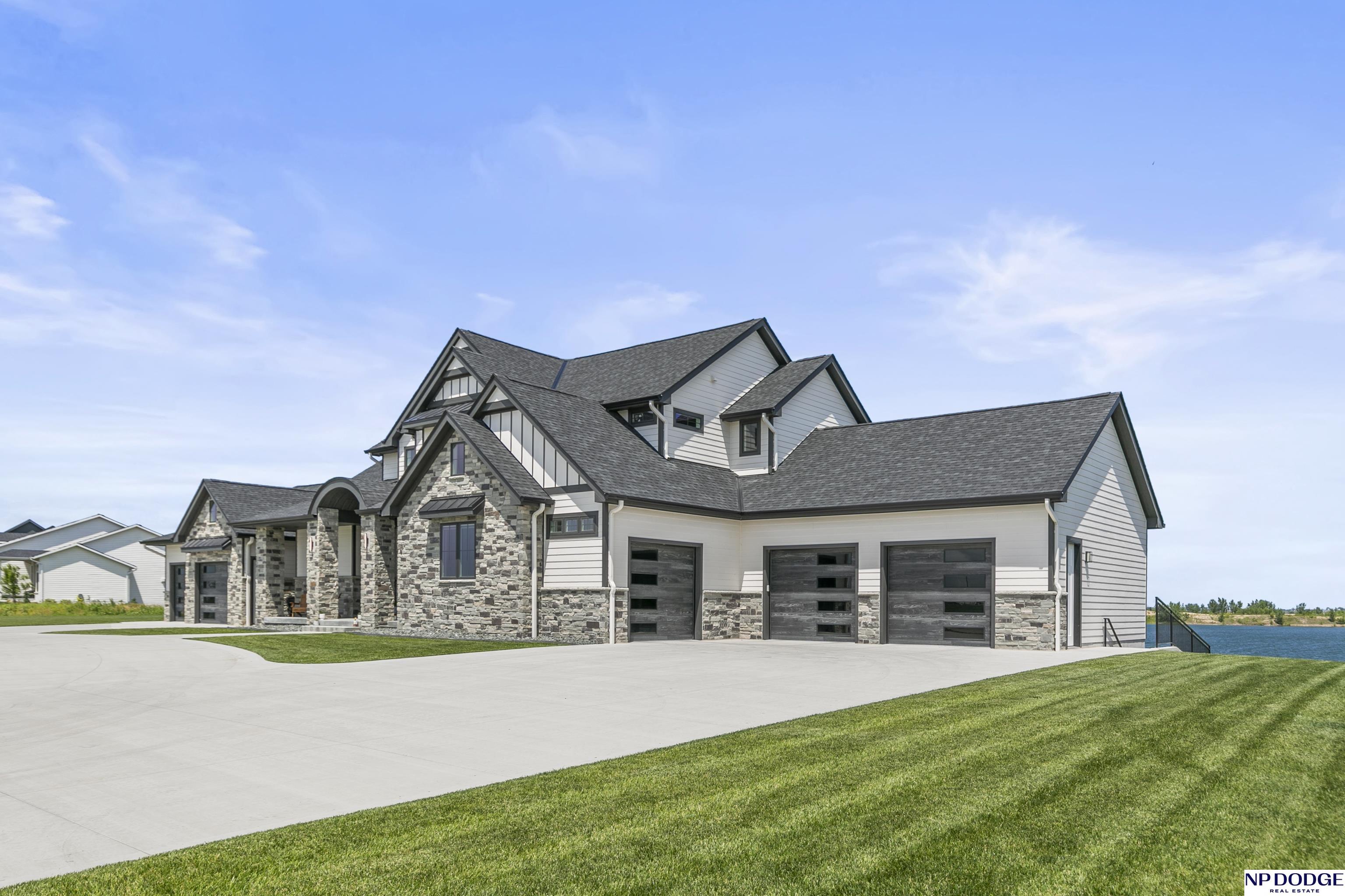 3224 Bryan Shore Drive — photo