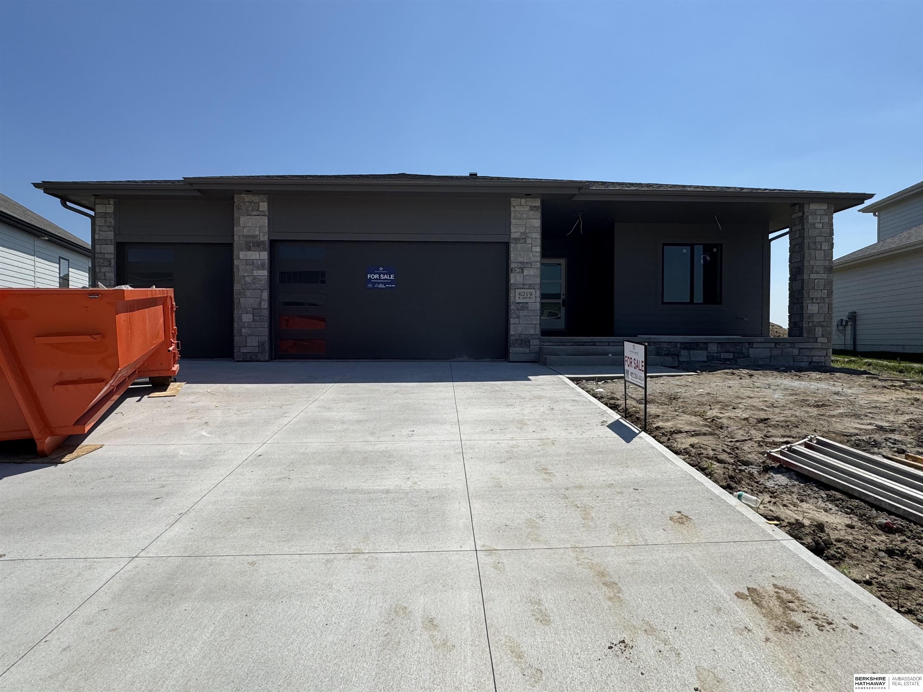 6219 N 209 Street — photo