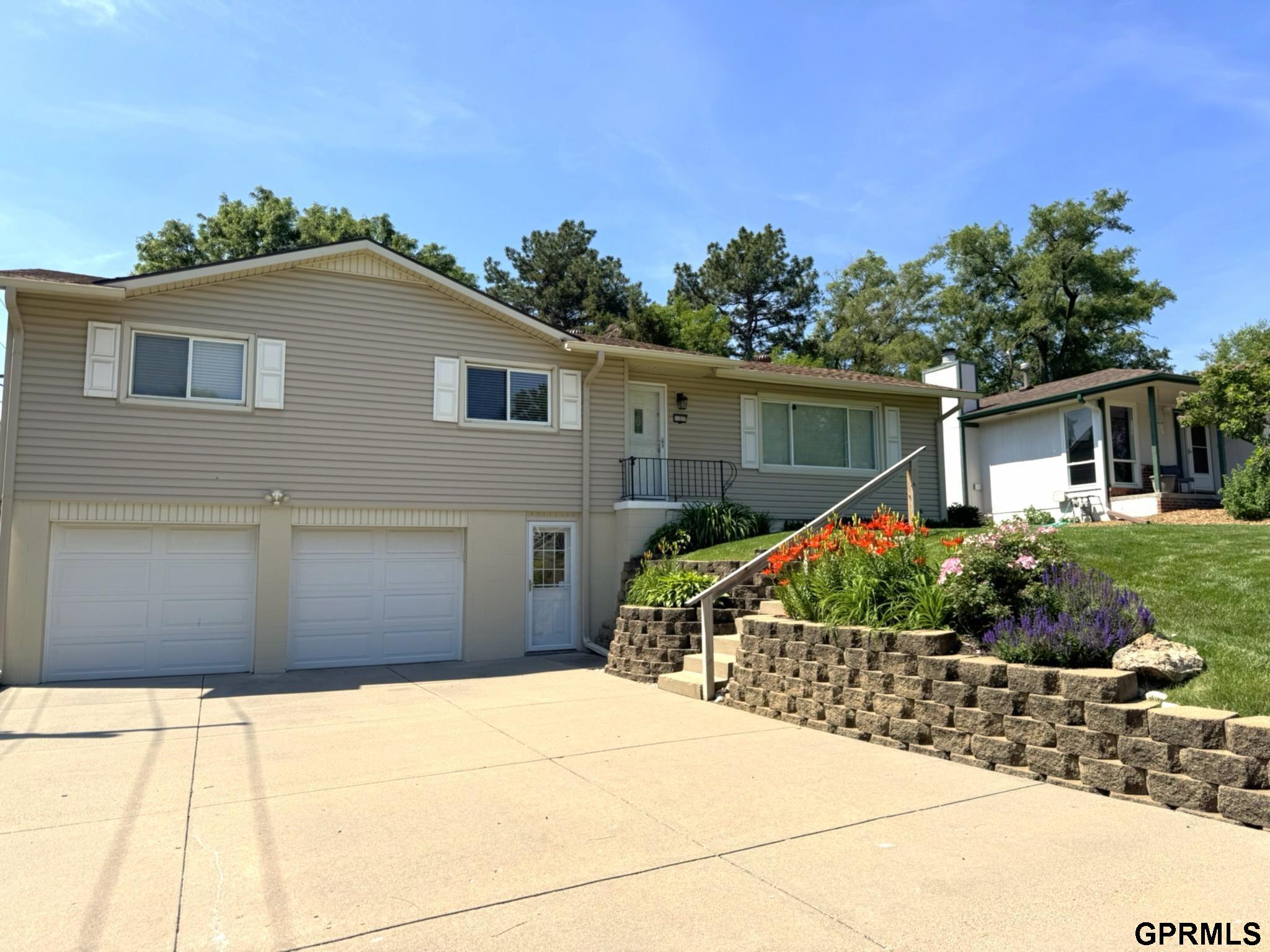 11037 Olin Avenue — photo
