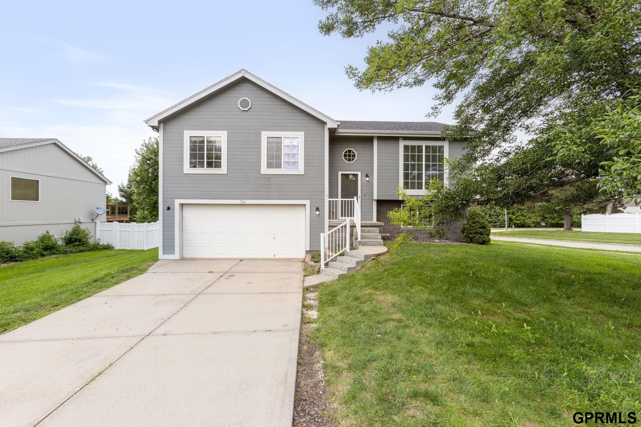724 Clearwater Drive — photo