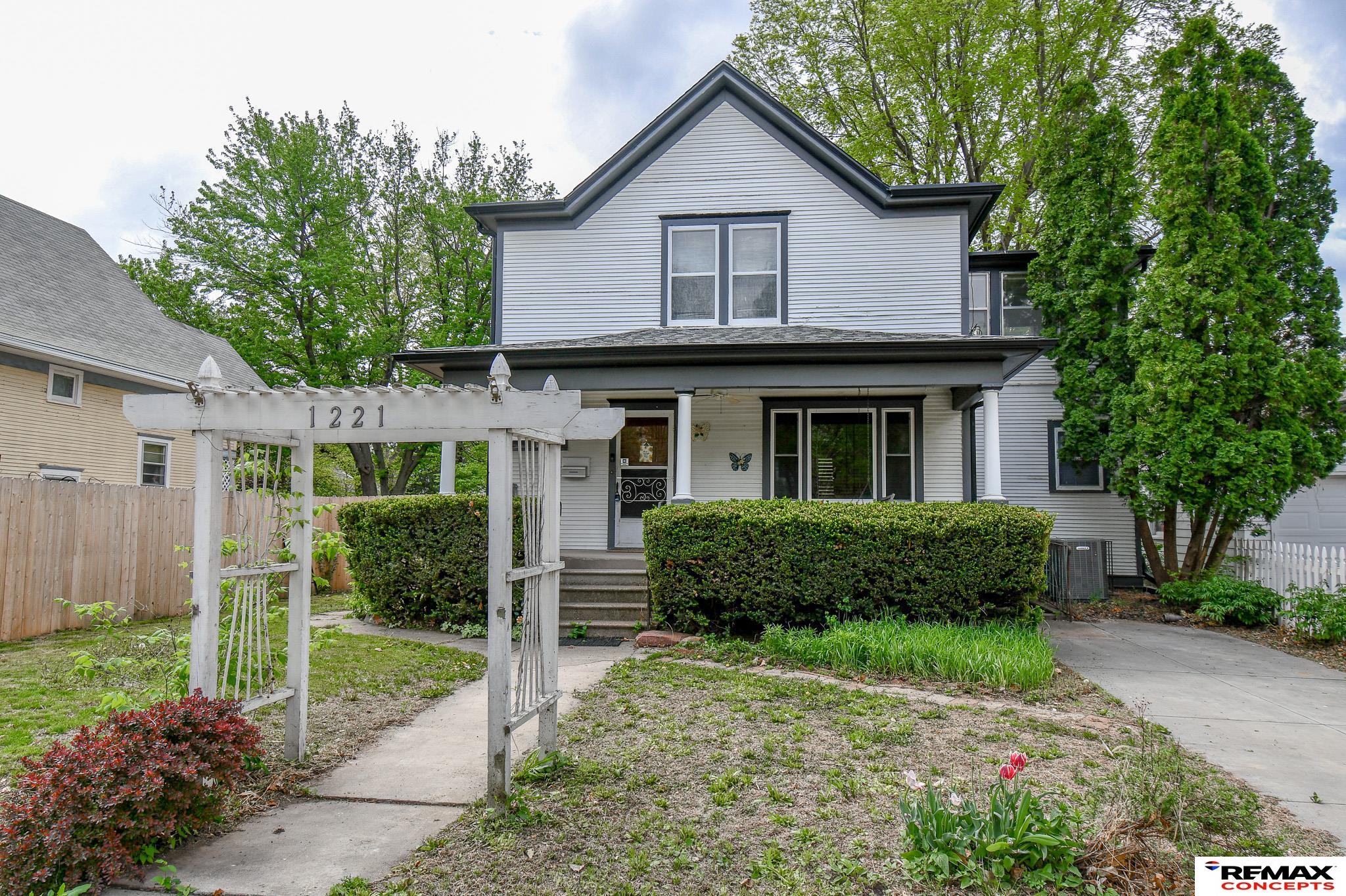 1221 Rose Street — photo