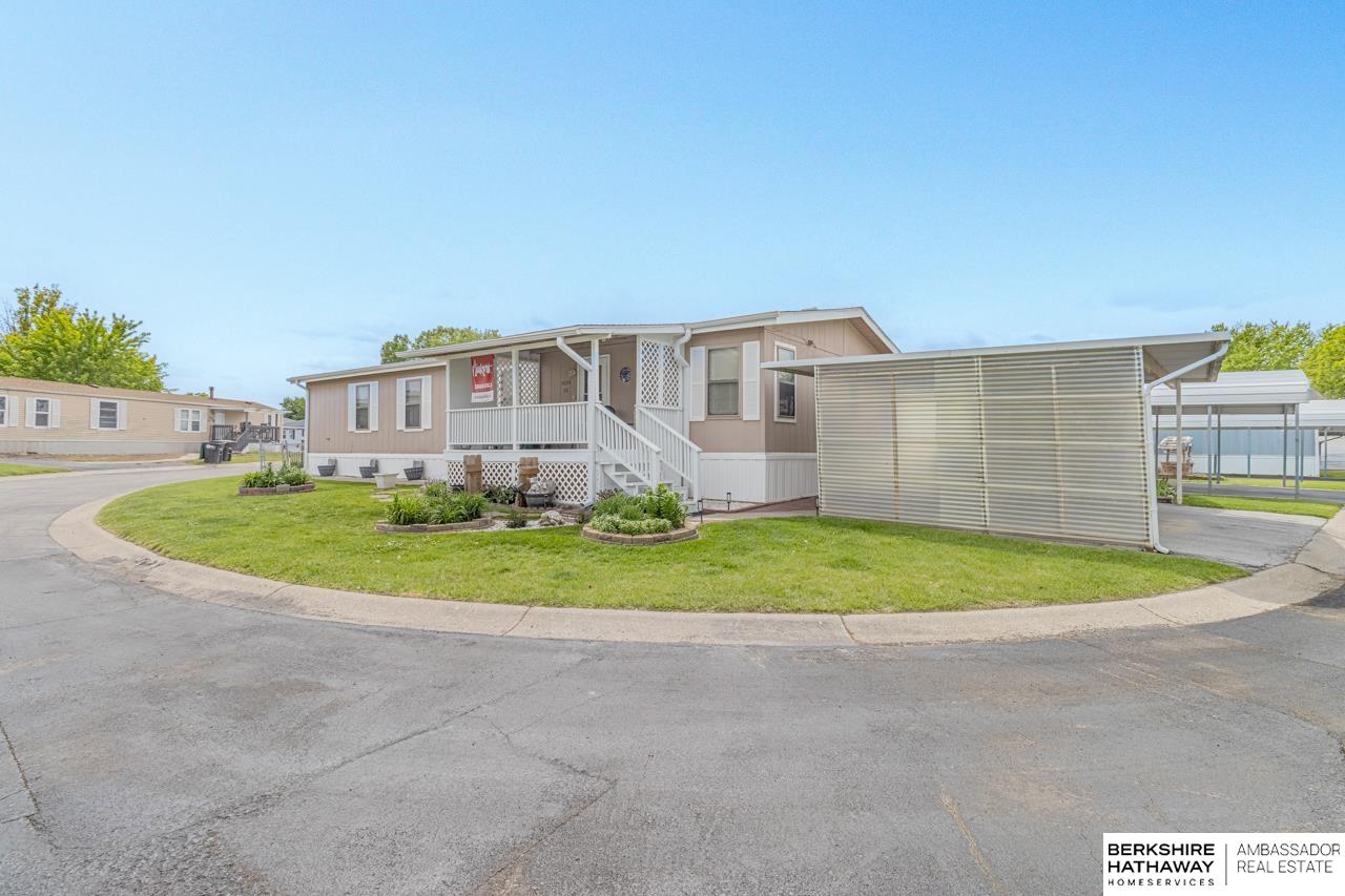 15054 Howe Plaza #88 — photo